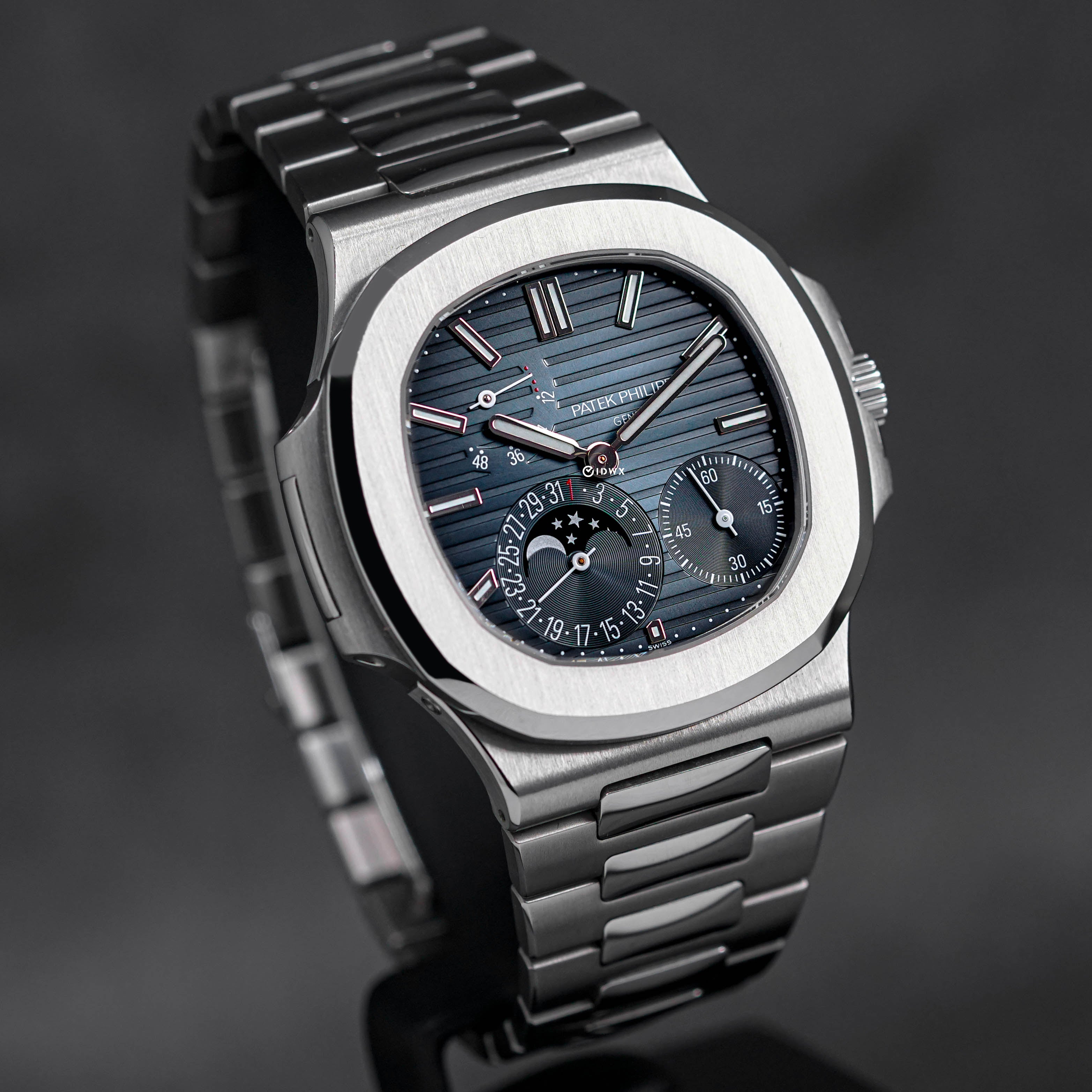 NAUTILUS 5712/1A MOONPHASE BLUE DIAL (2017)