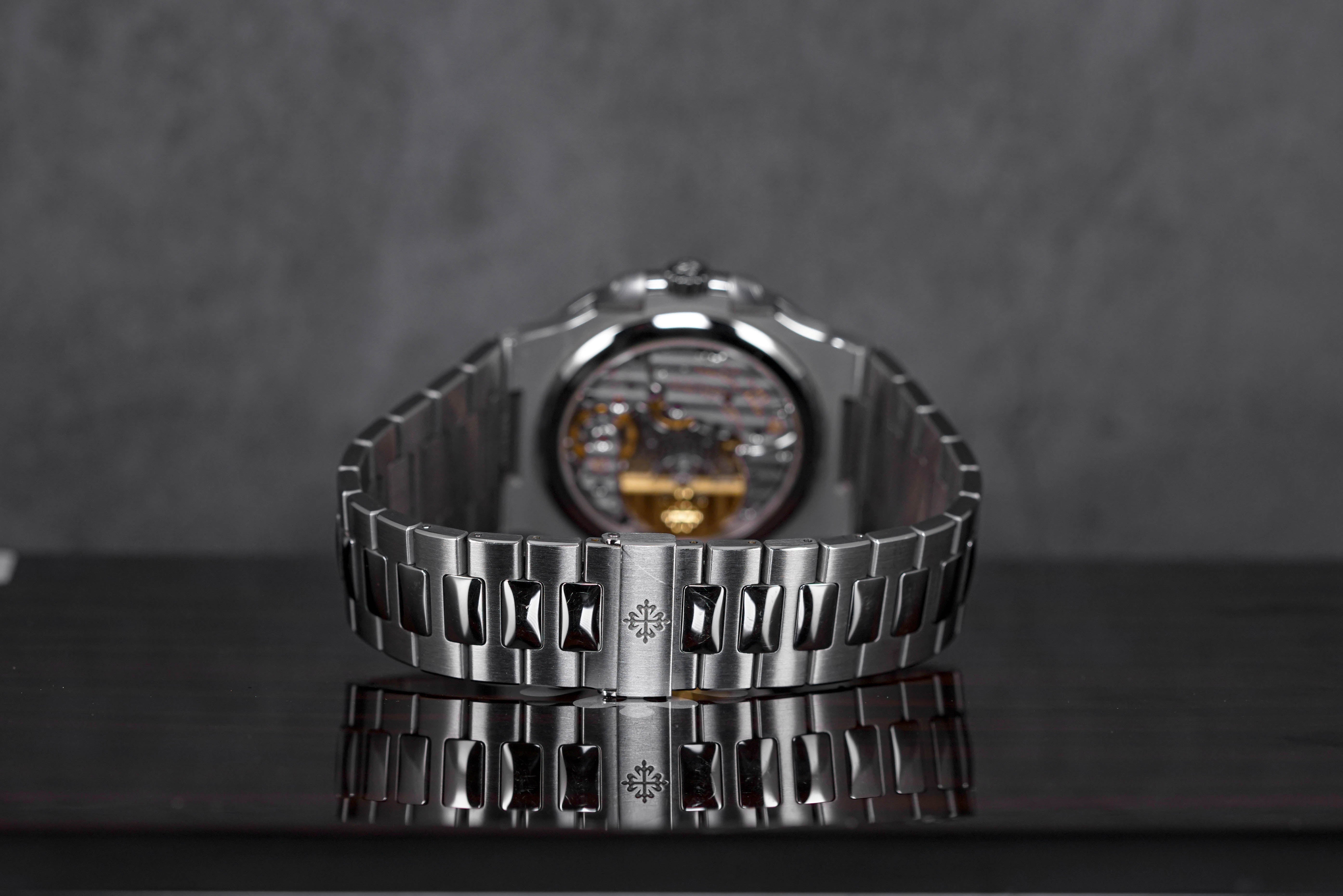 NAUTILUS 5712/1A MOONPHASE BLUE DIAL (2017)