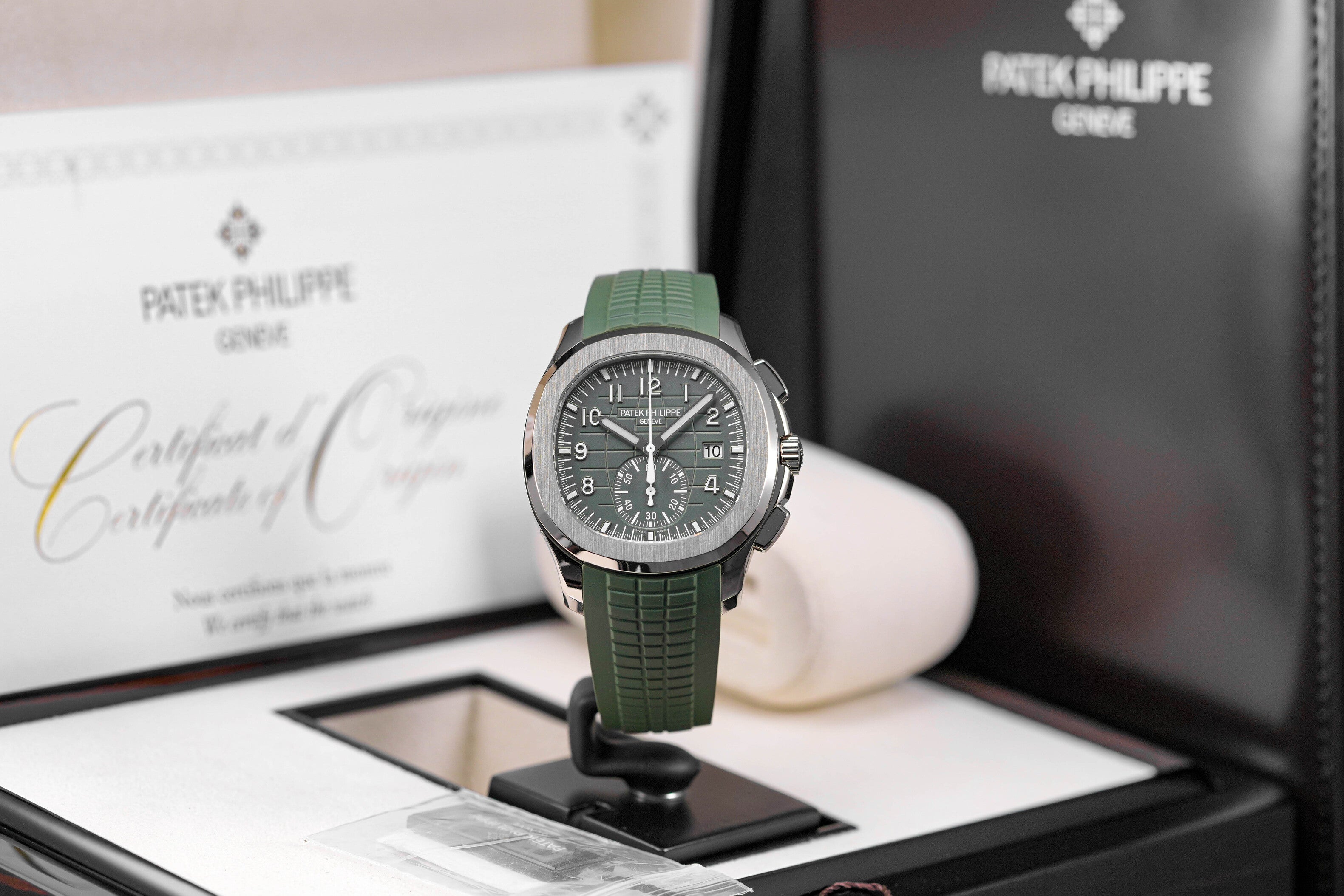 AQUANAUT 5968G WHITEGOLD KHAKI GREEN DIAL (2023)