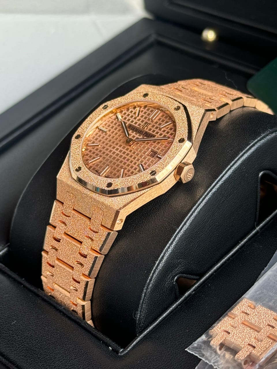 ROYAL OAK 33MM FROSTED ROSEGOLD QUARTZ (2020)