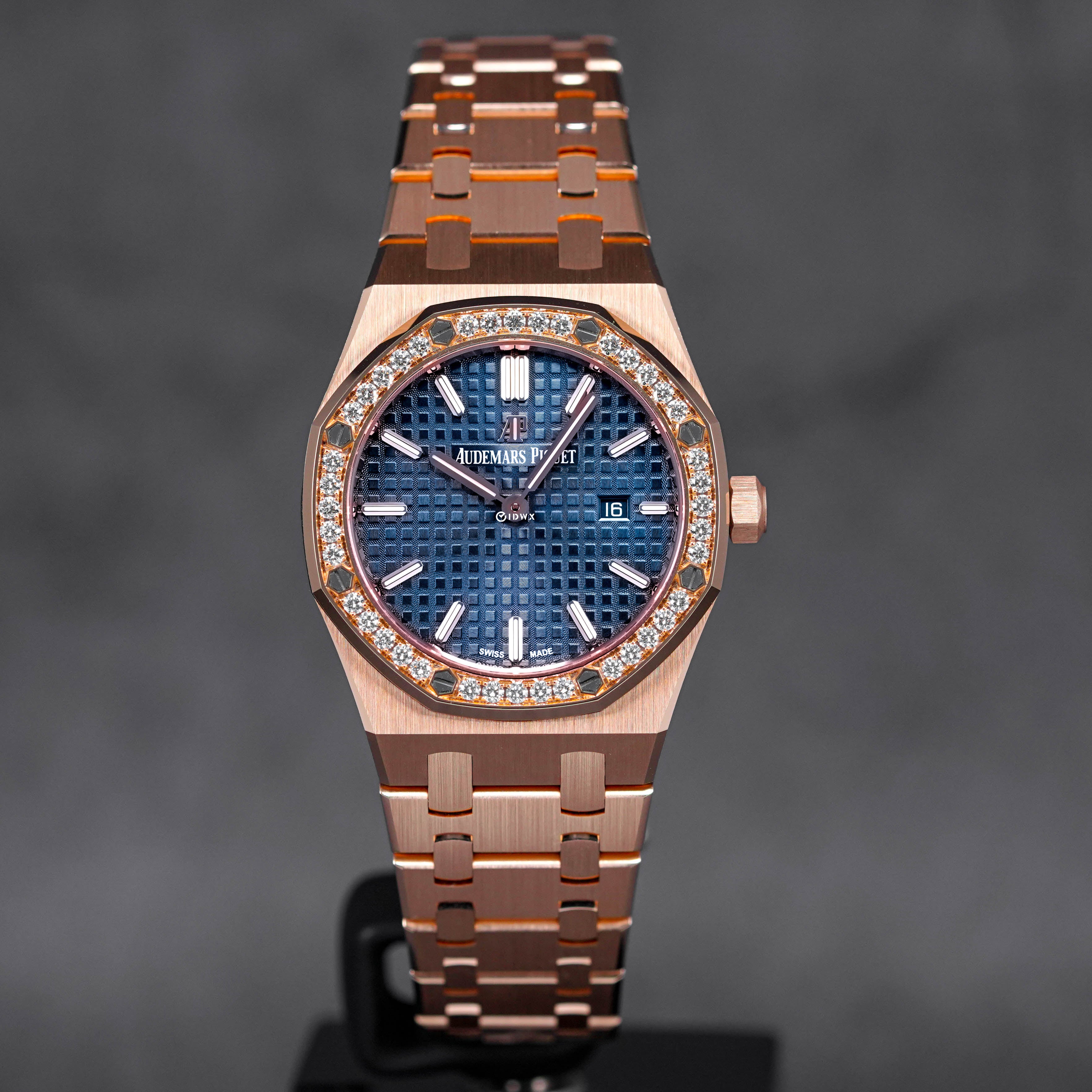 ROYAL OAK 33MM ROSEGOLD BLUE DIAL DIAMOND BEZEL (2022)