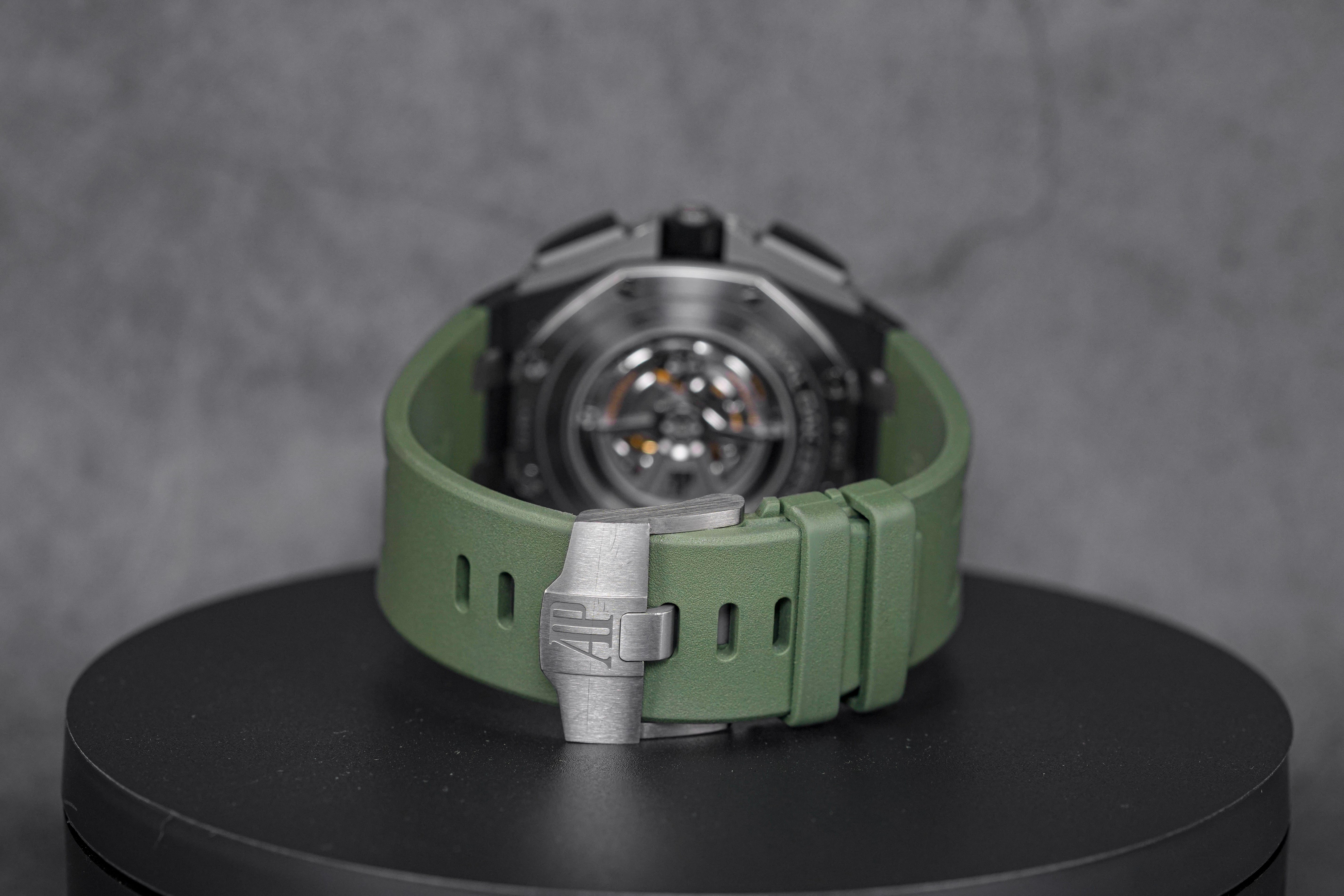 ROYAL OAK OFFSHORE CHRONOGRAPH BLACK CERAMIC GREY DIAL RUBBER STRAP (2015)