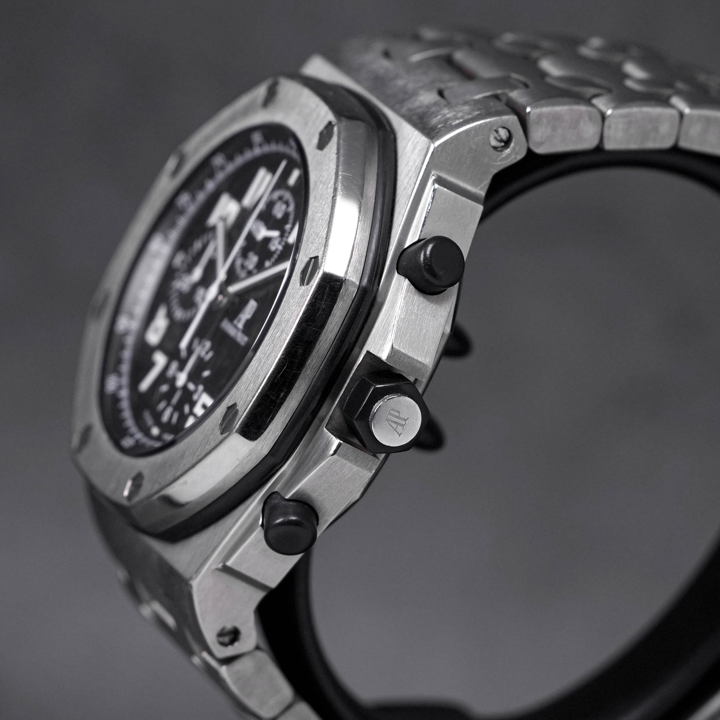 ROYAL OAK OFFSHORE CHRONOGRAPH 42MM TITANIUM BLACK DIAL (2006)