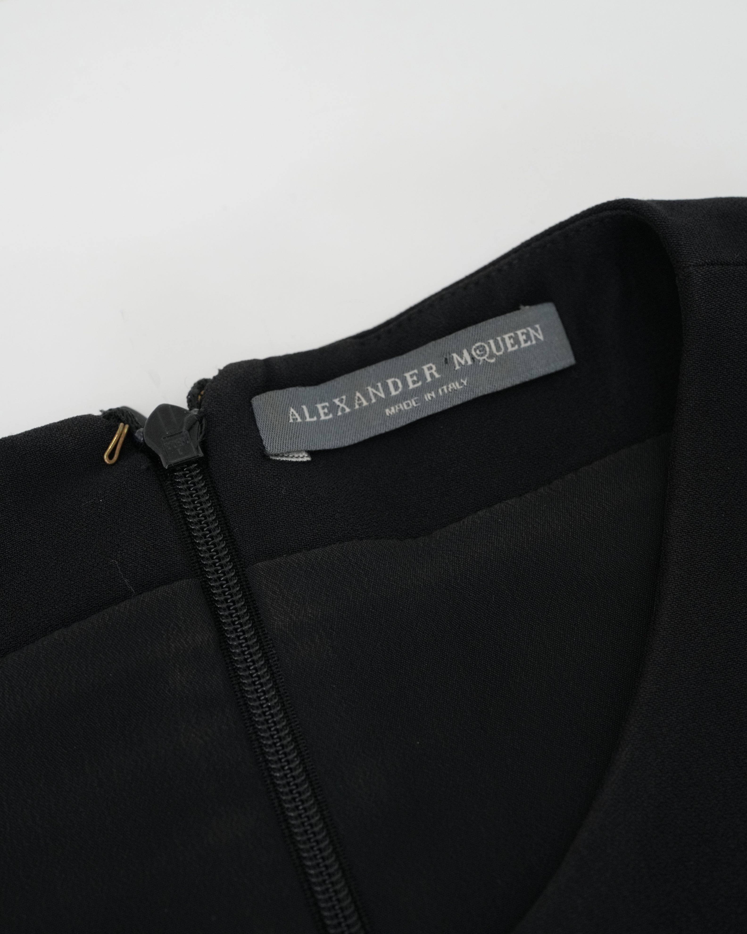 BLACK LINED TOP SIZE 44