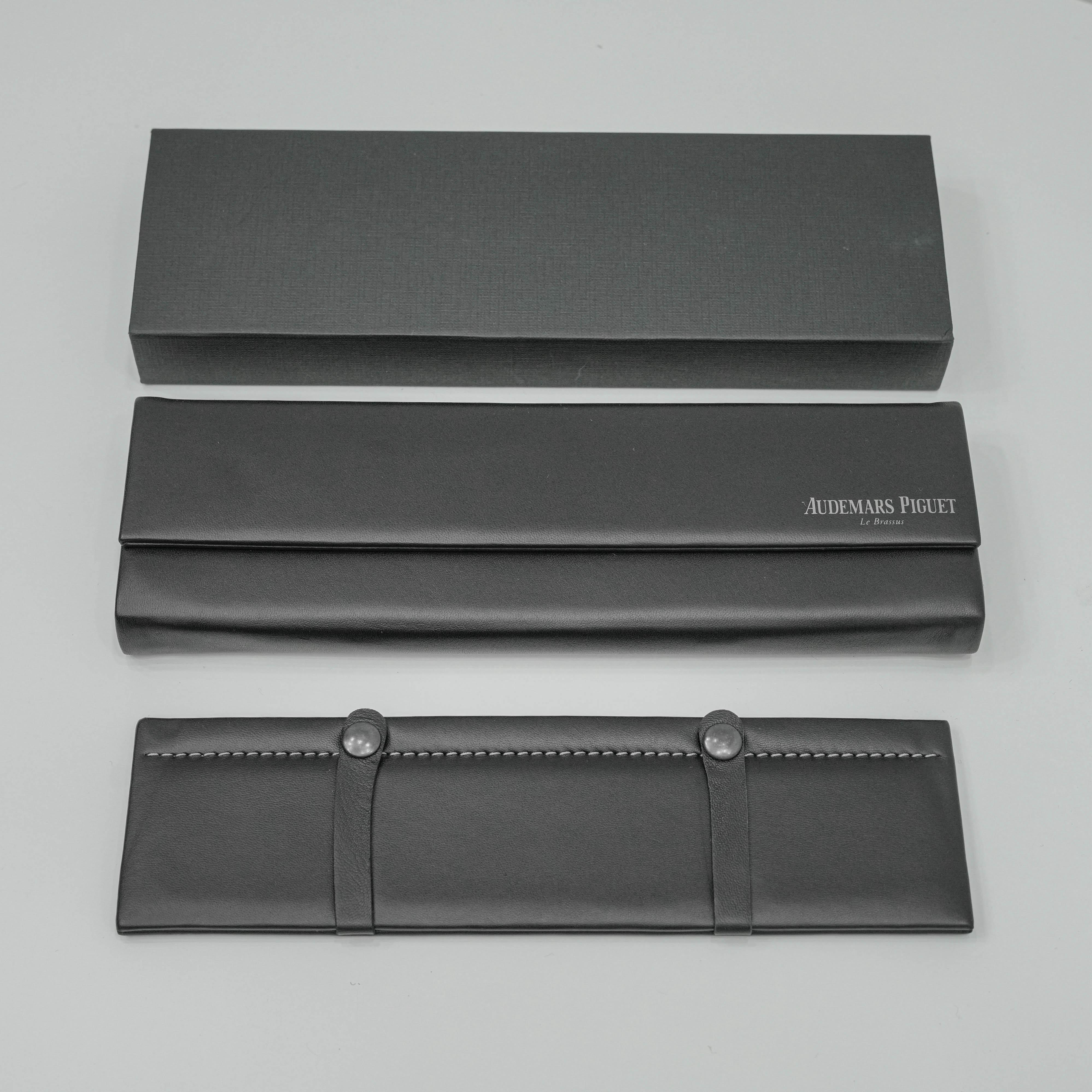 LONG WATCH POUCH BLACK LEATHER