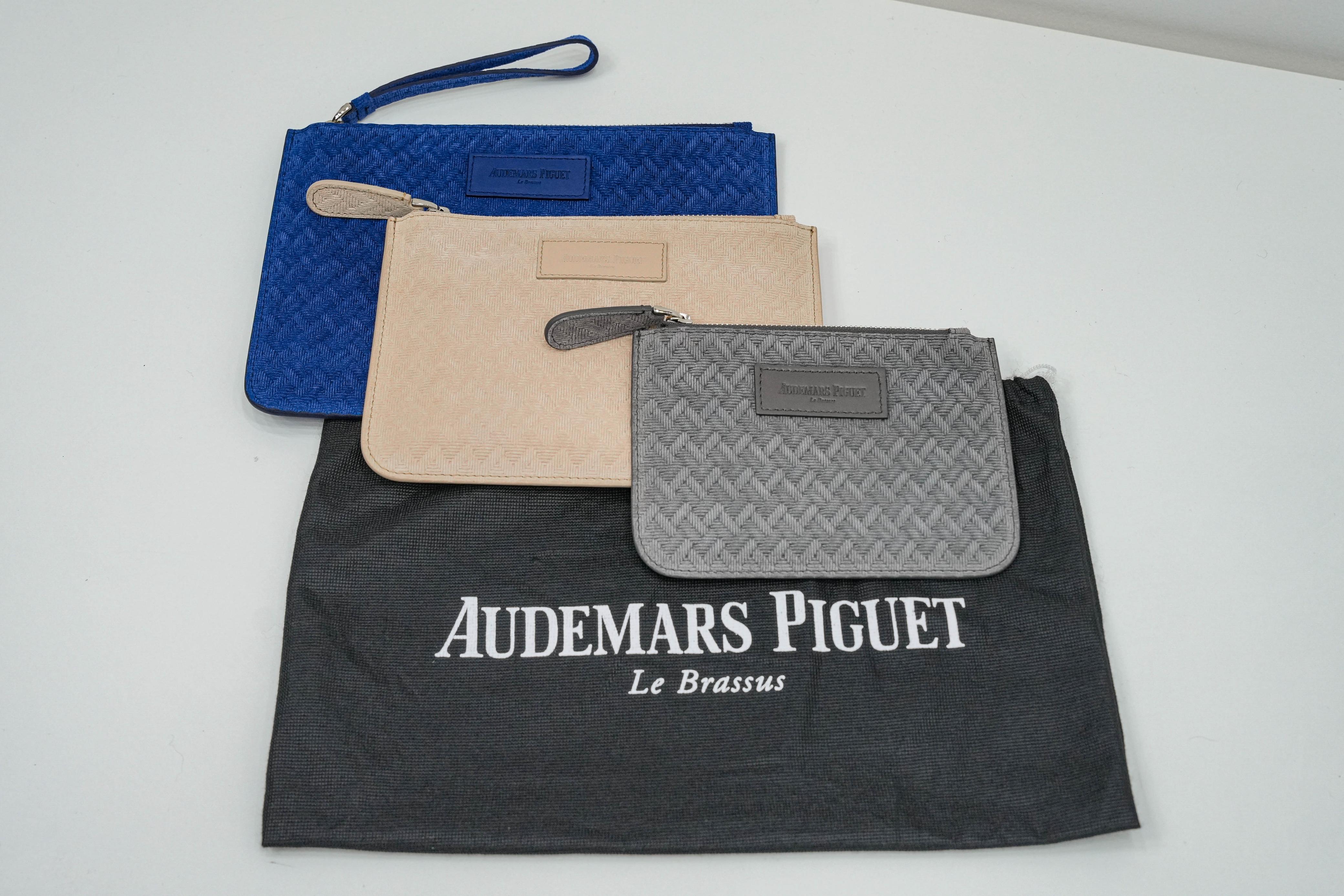 SMALL POUCH 1 SET 3PCS RARE COLLECTION