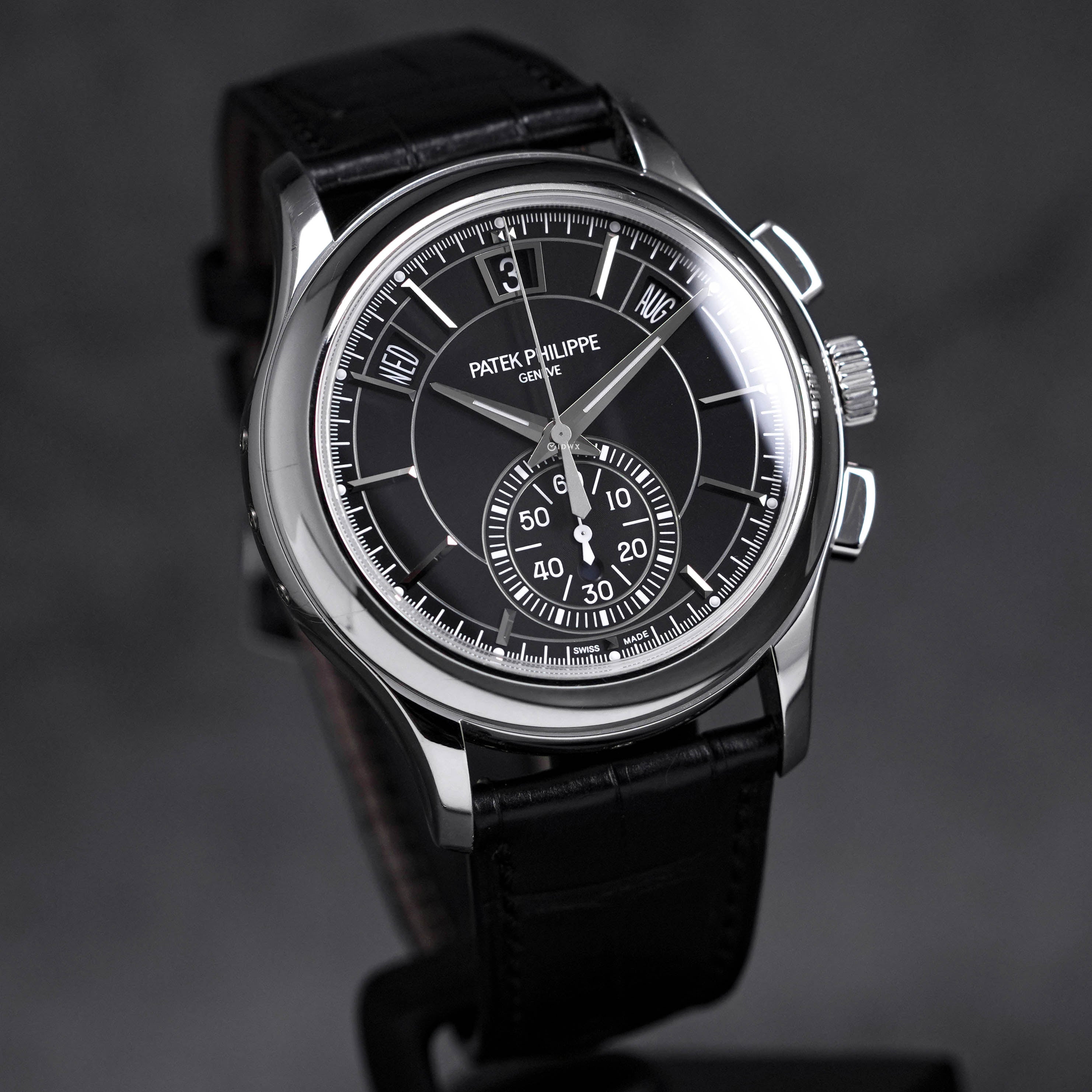 CALATRAVA 5905P ANNUAL CALENDAR PLATINUM BLACK DIAL (2017)