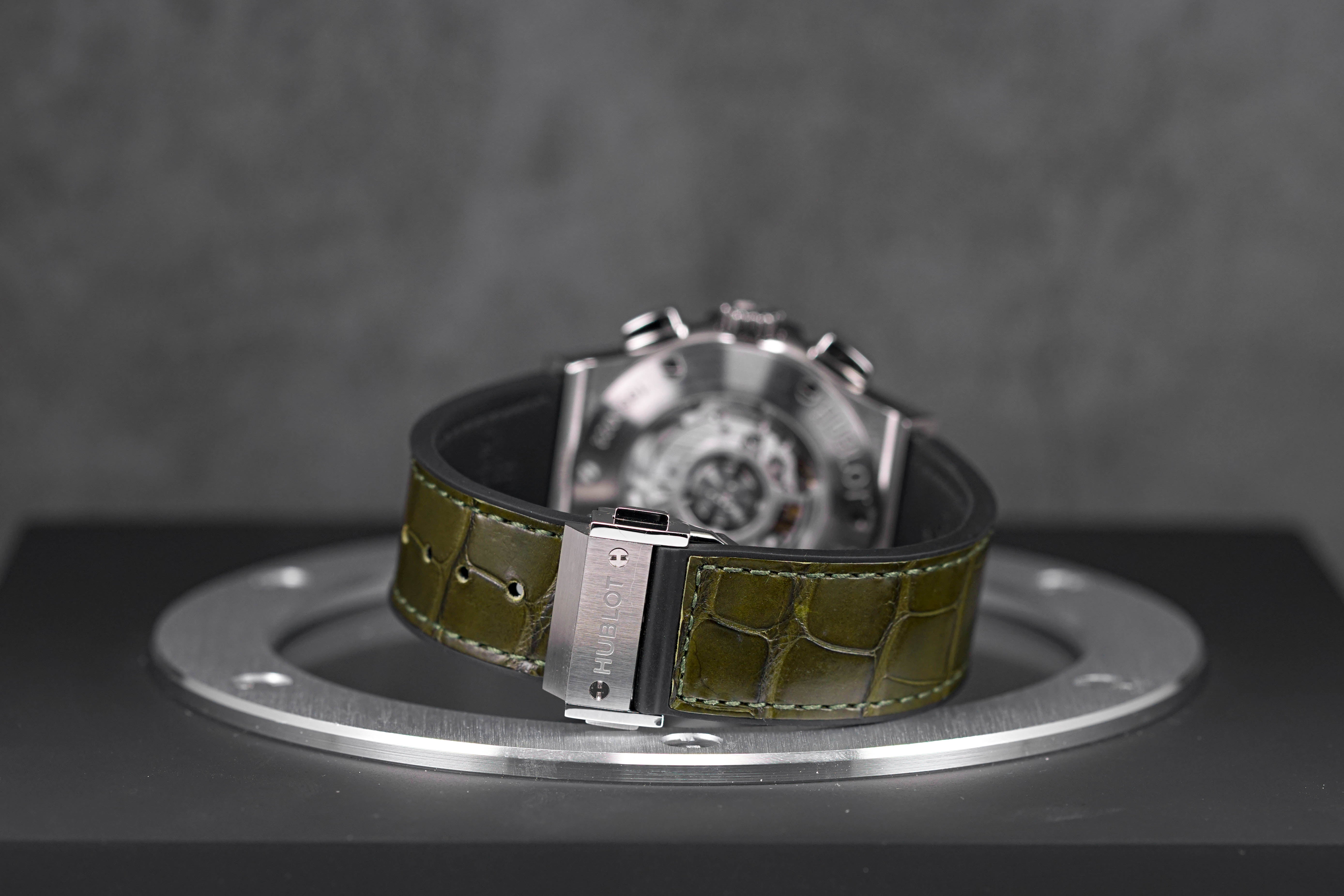 CLASSIC FUSION CHRONOGRAPH 42MM GREEN TITANIUM (2023)