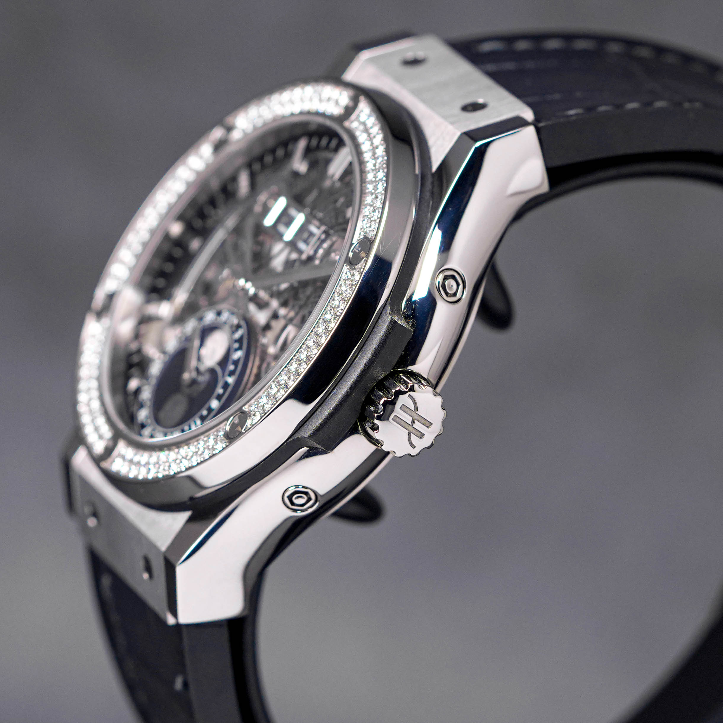 CLASSIC FUSION 42MM AEROFUSION MOONPHASE TITANIUM DIAMOND BEZEL (2018)