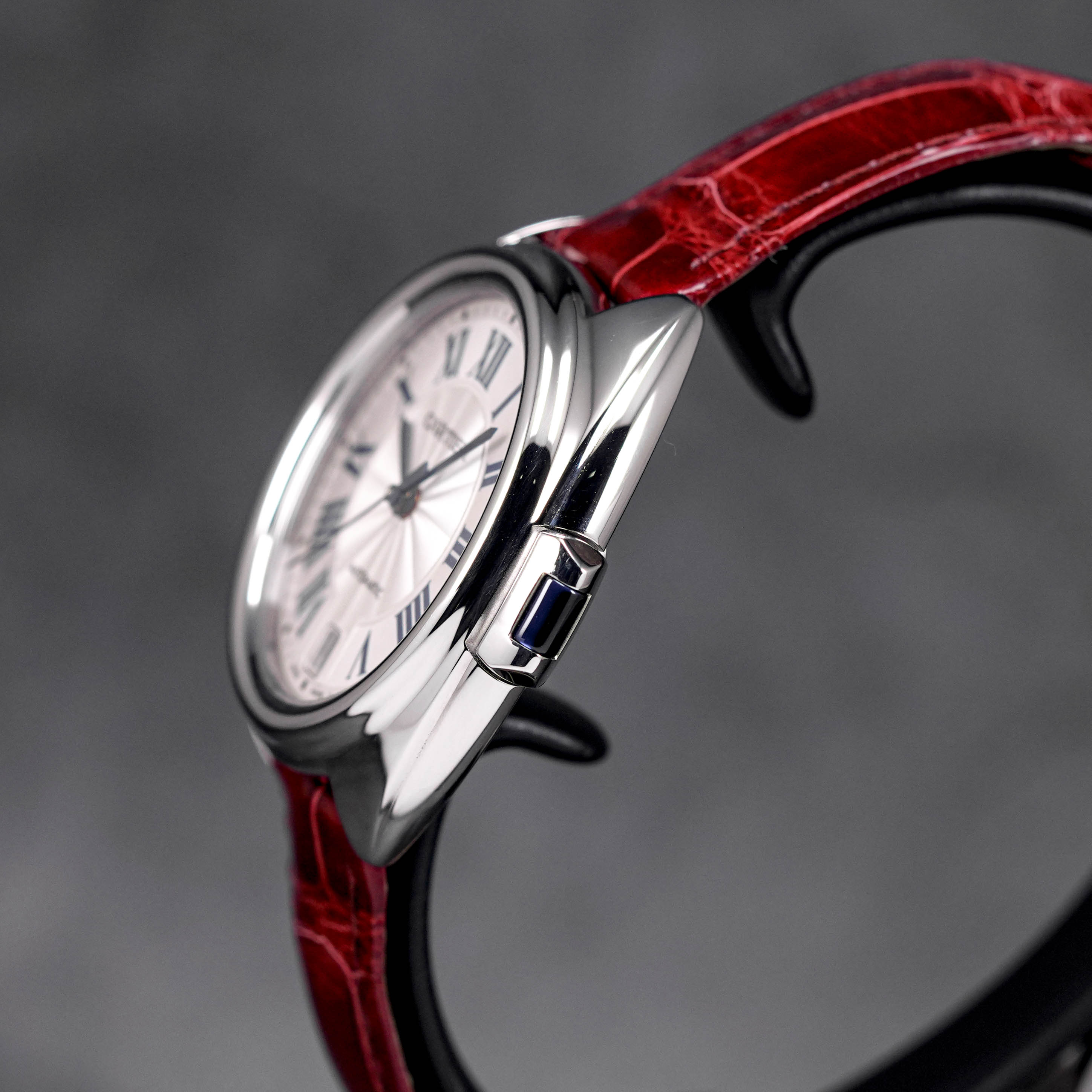 CLÉ DE CARTIER STEEL SILVER DIAL RED ALLIGATOR STRAP (2022)