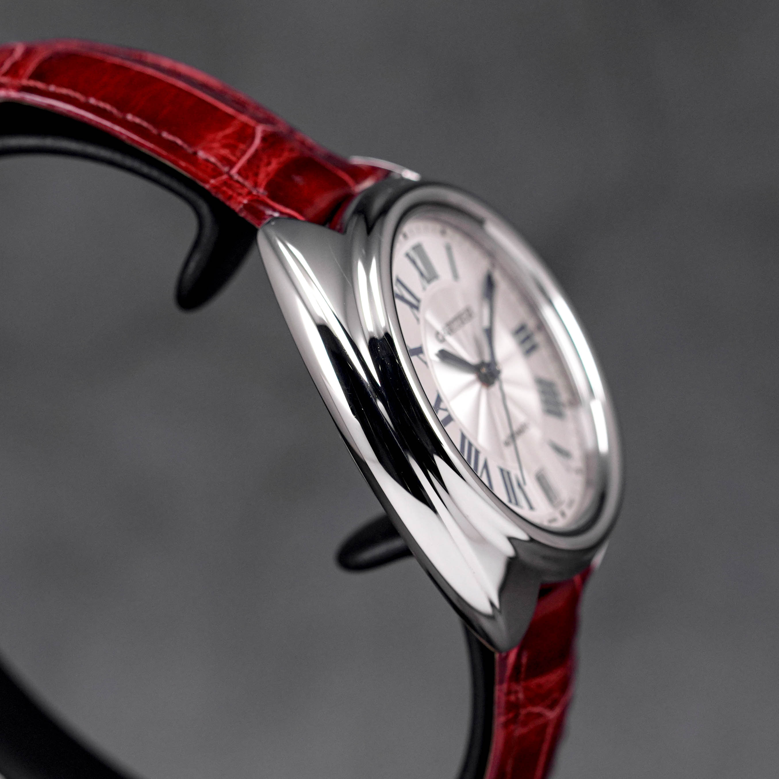 CLÉ DE CARTIER STEEL SILVER DIAL RED ALLIGATOR STRAP (2022)