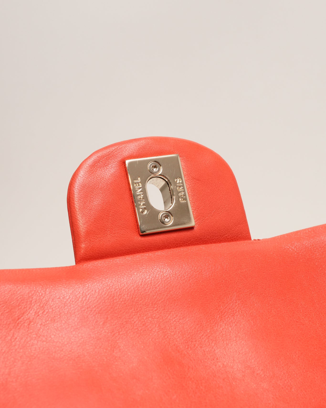 CLASSIC FLAP BAG MEDIUM CORAL RED GOLD HARDWARE