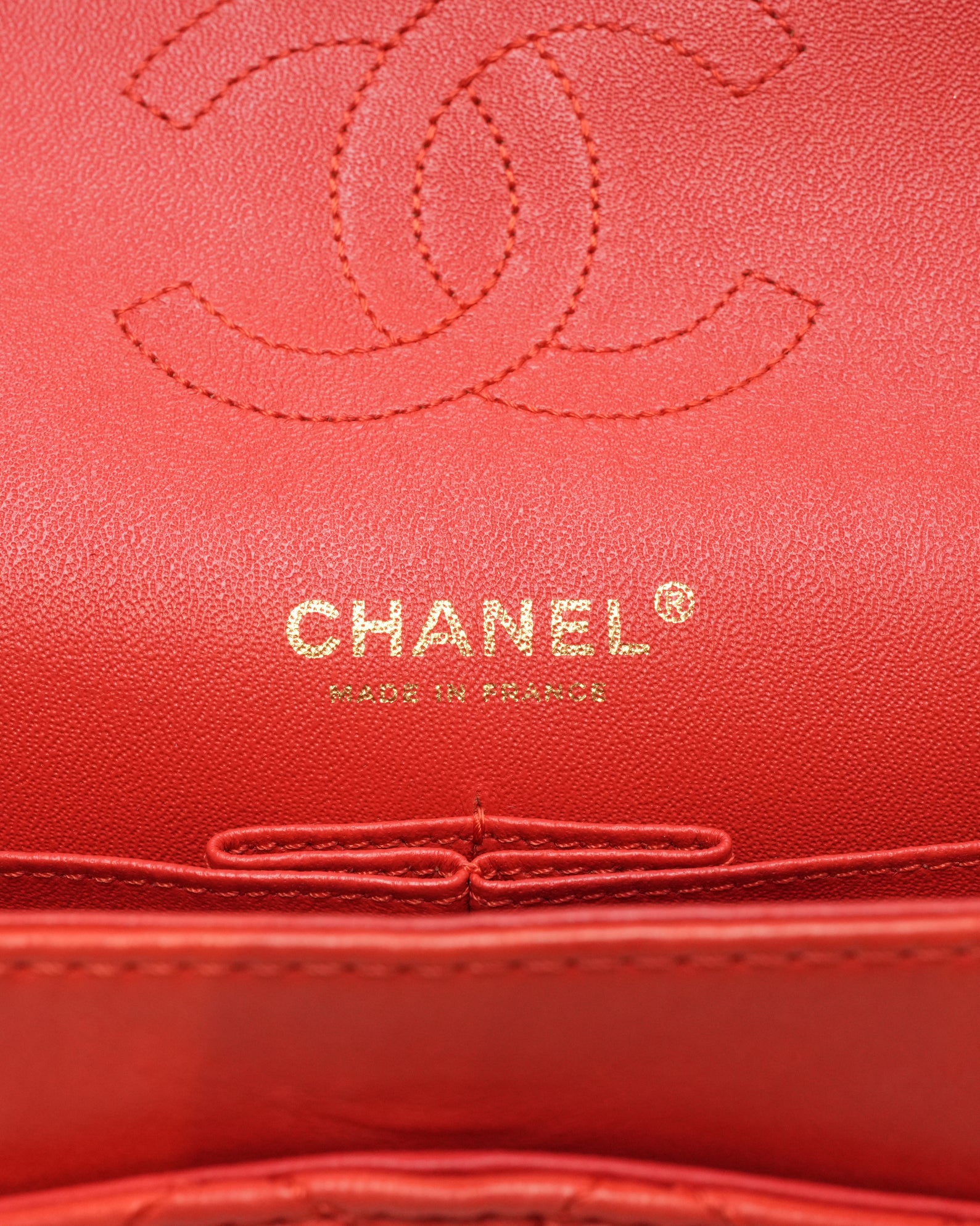 CLASSIC FLAP BAG MEDIUM CORAL RED GOLD HARDWARE