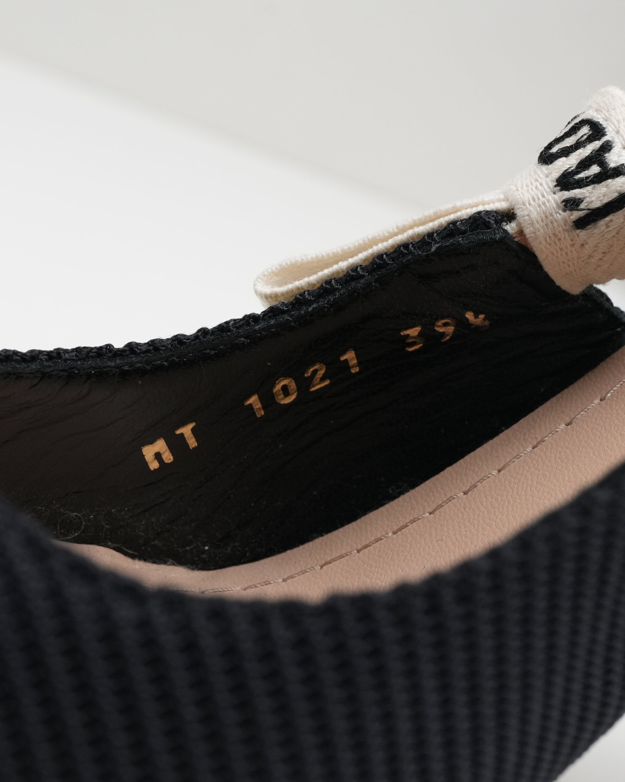 J’ADIOR LEATHER X FABRIC STRAP SLINGBACK PUMPS BLACK - SIZE 39.5