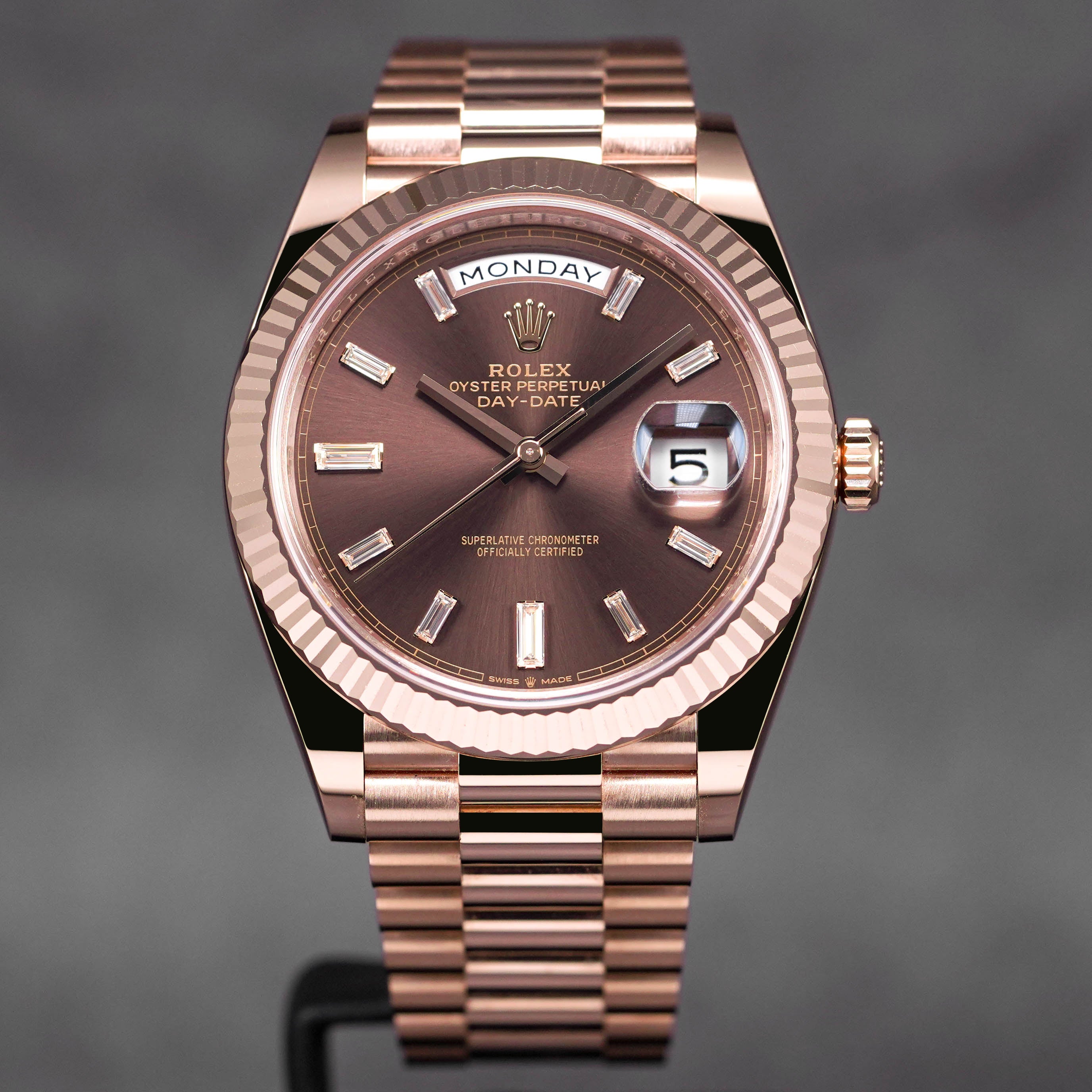 DAYDATE 40MM ROSEGOLD CHOCO DIAMOND BAGUETTE DIAL (2022)