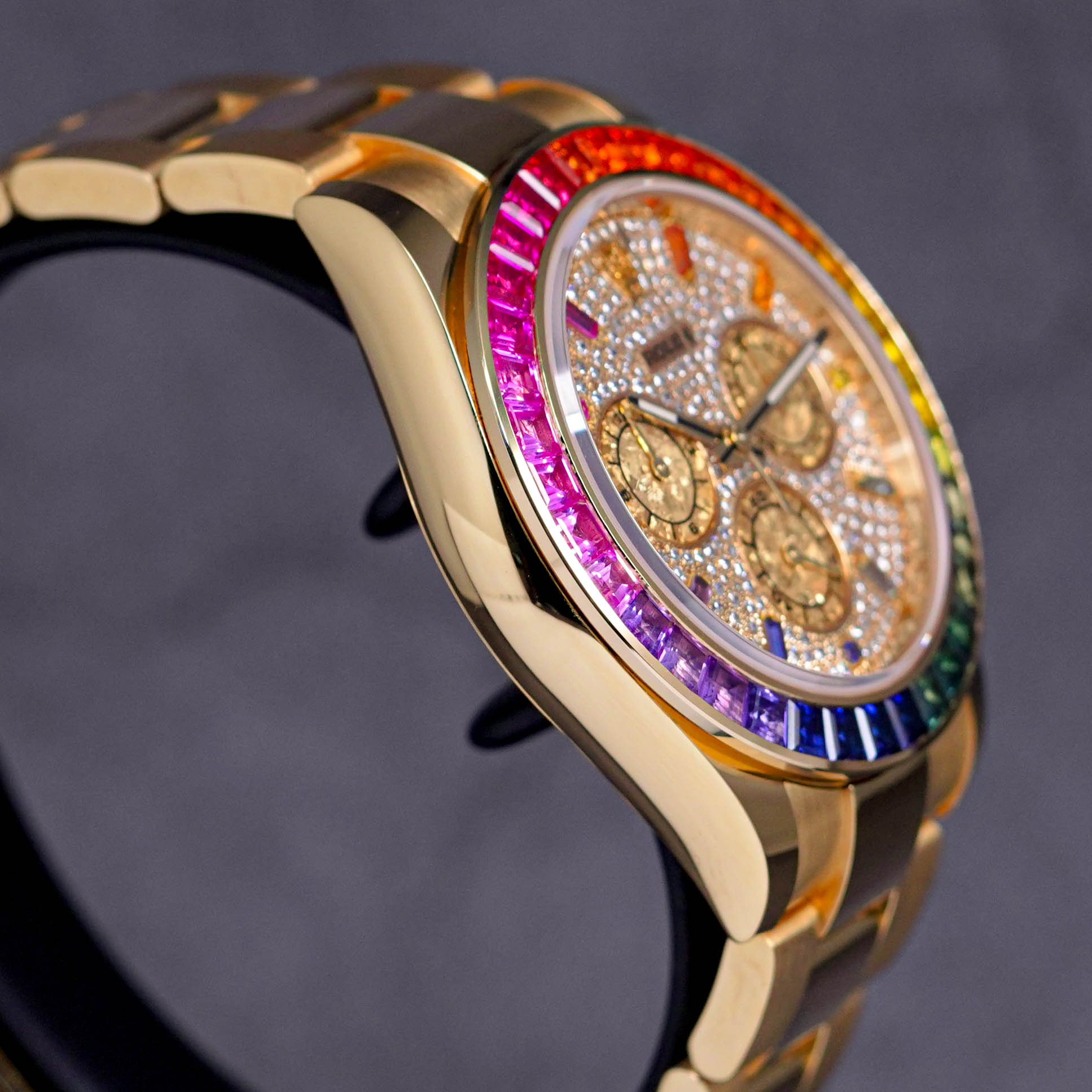 DAYTONA YELLOWGOLD BLACK DIAL CUSTOM RAINBOW BEZEL DIAMOND PAVED DIAL (2022)