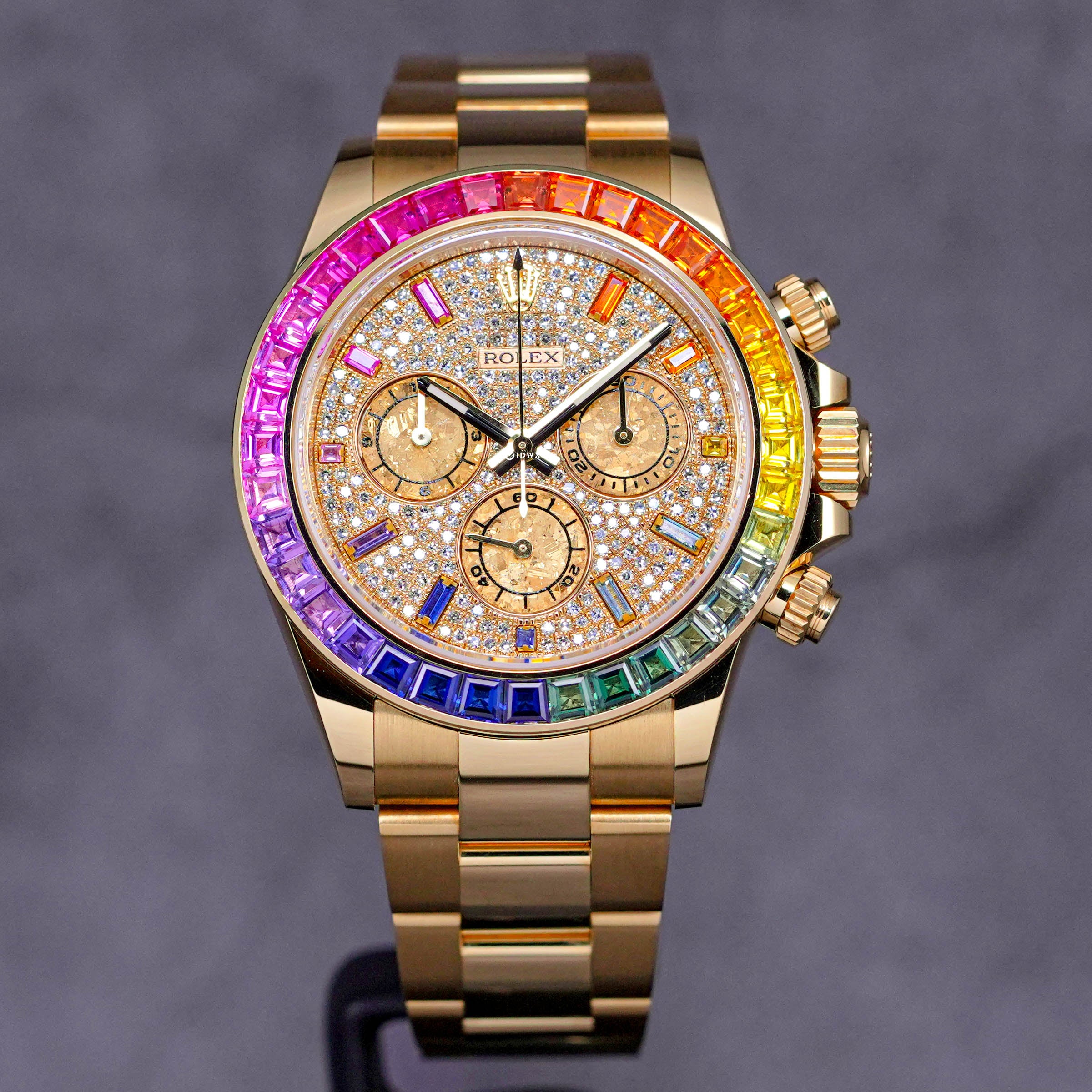 DAYTONA YELLOWGOLD BLACK DIAL CUSTOM RAINBOW BEZEL DIAMOND PAVED DIAL (2022)