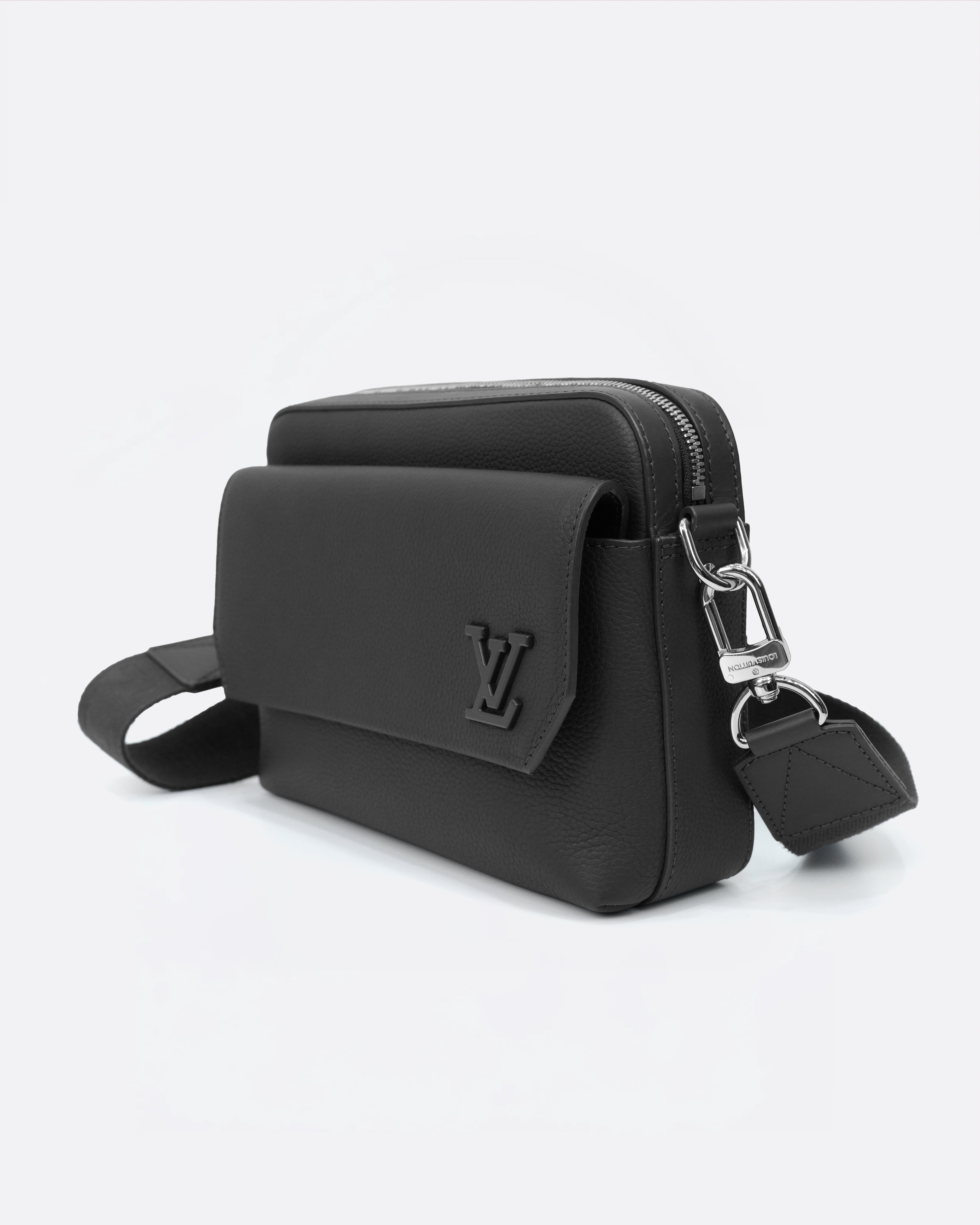 AEROGRAM FASTLINE MESSENGER BLACK