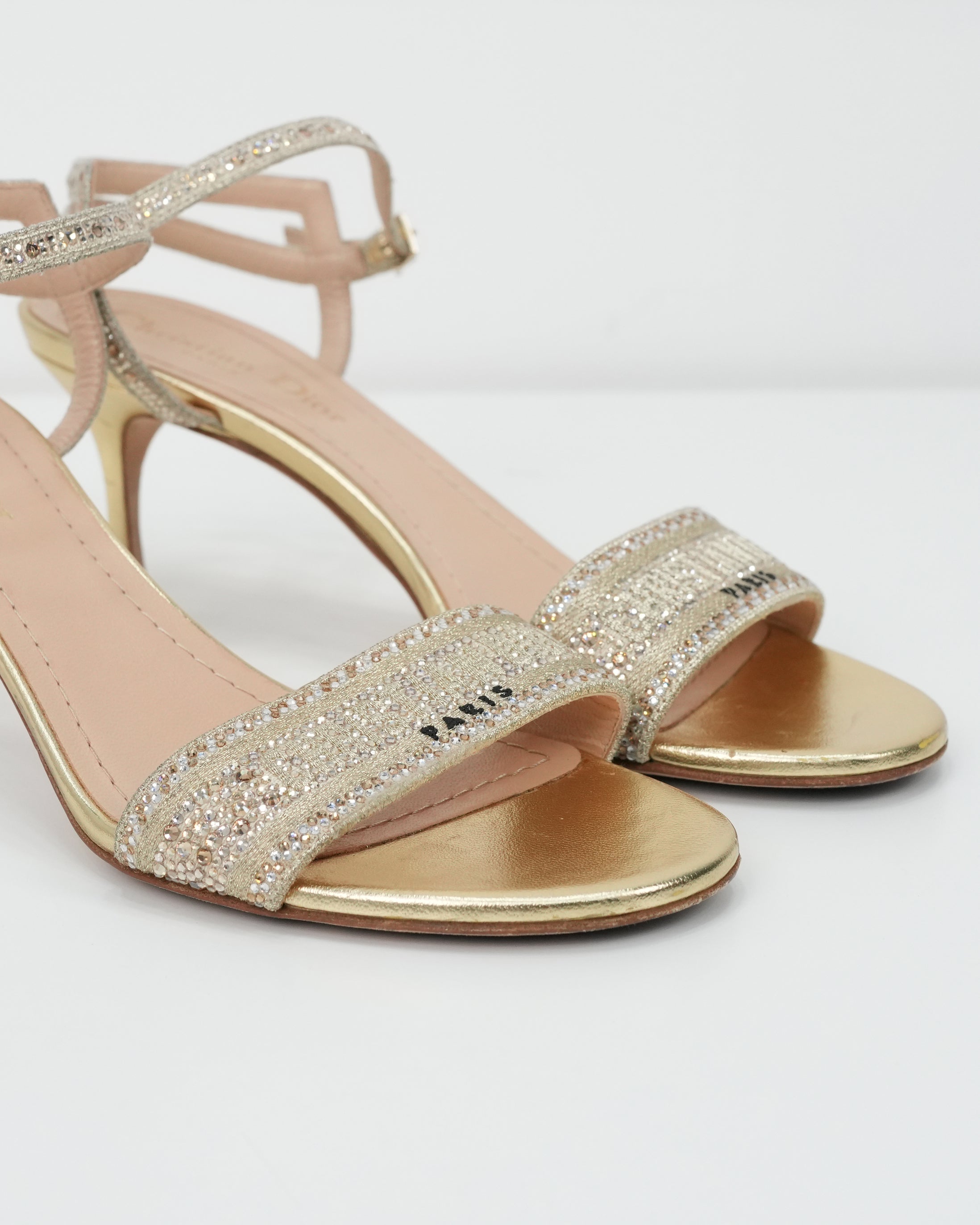 FABRIC SANDAL HEELS SIZE 37 GOLD STRAP