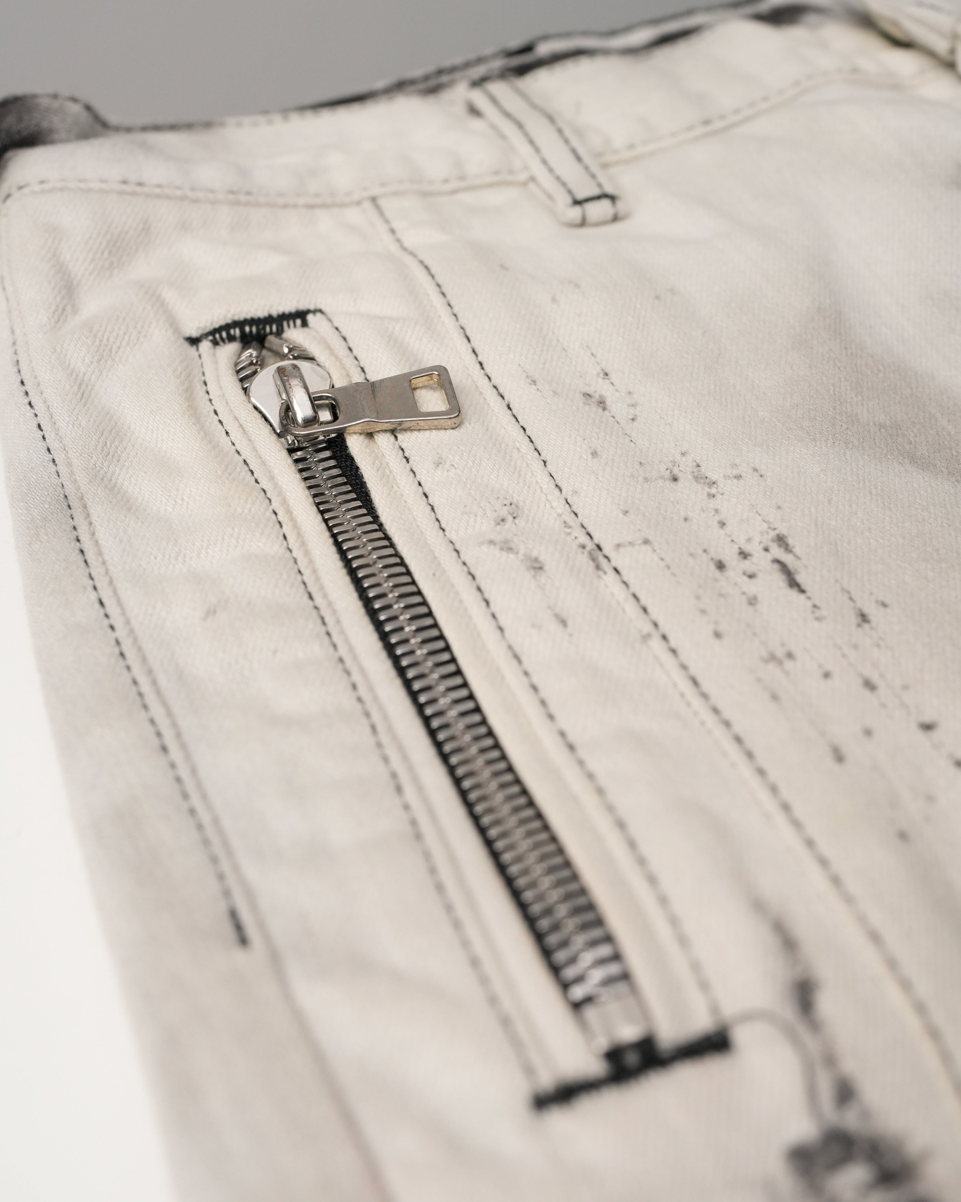 BALMAIN RIPPED BIKER JEANS SIZE 29