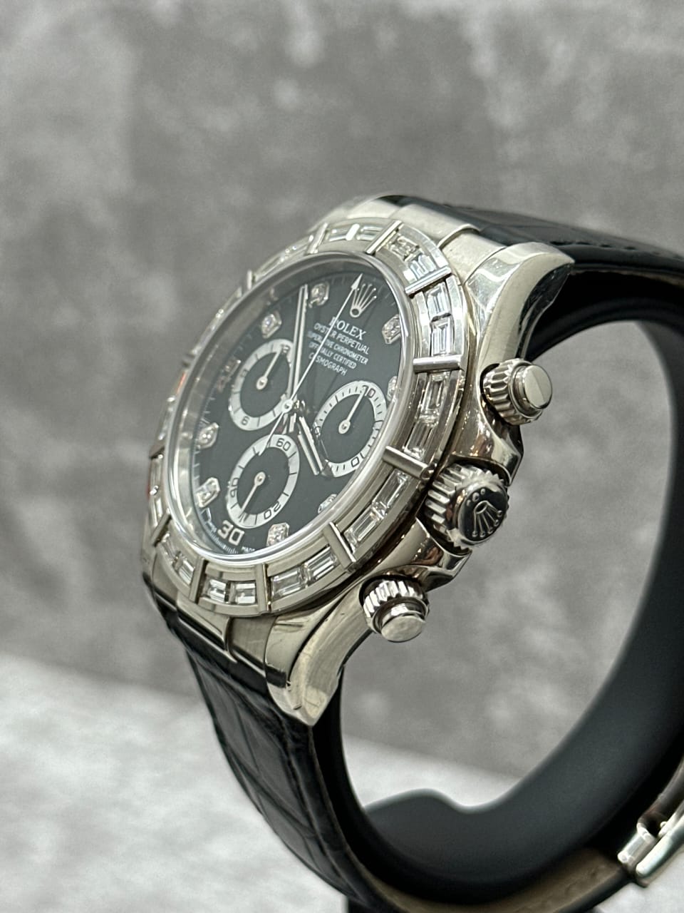 DAYTONA WHITEGOLD BLACK FACTORY DIAMOND DIAL DIAMOND BAGUETTE BEZEL (2004)