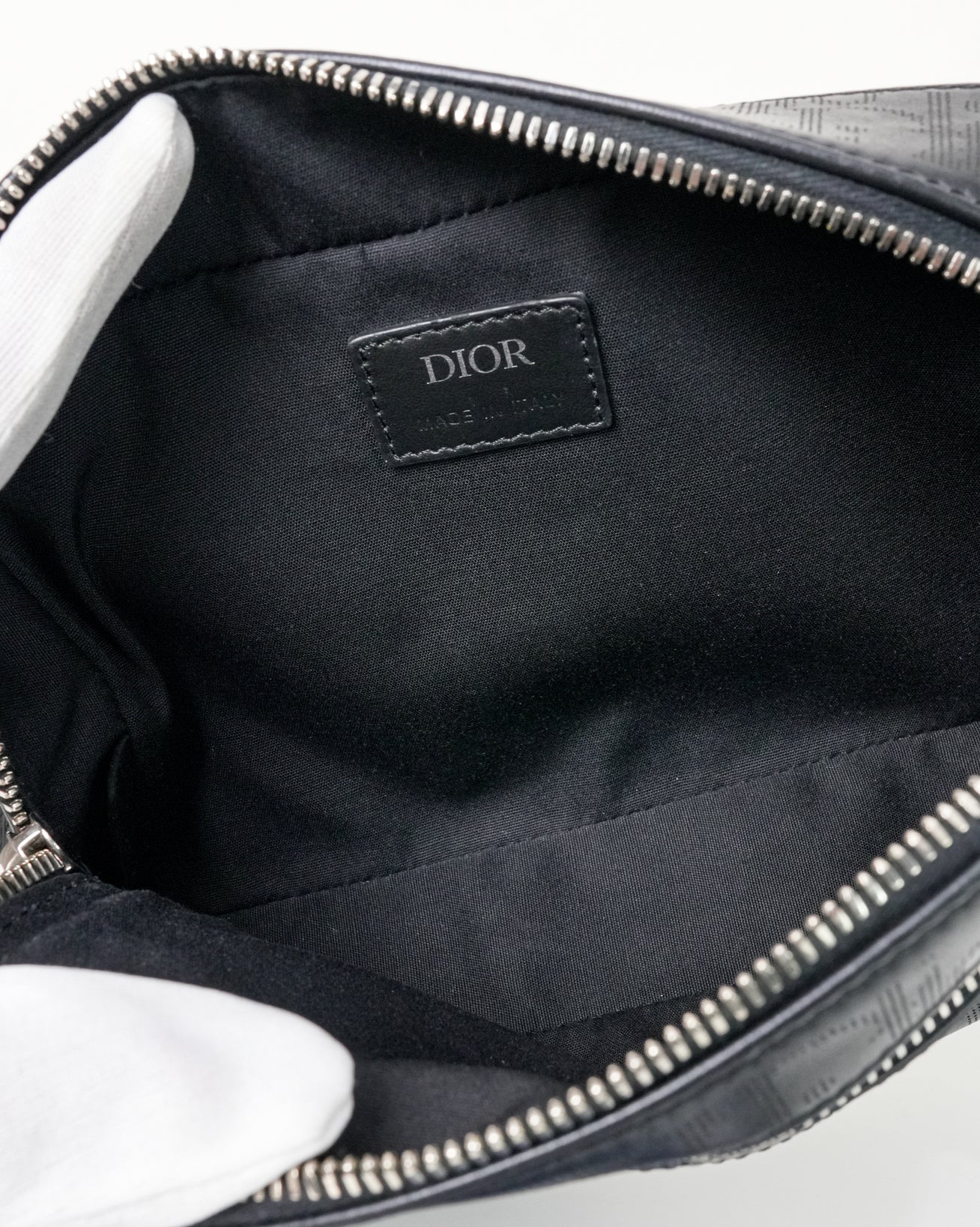 OBLIQUE SAFARI LEATHER SHOULDER BAG BLACK