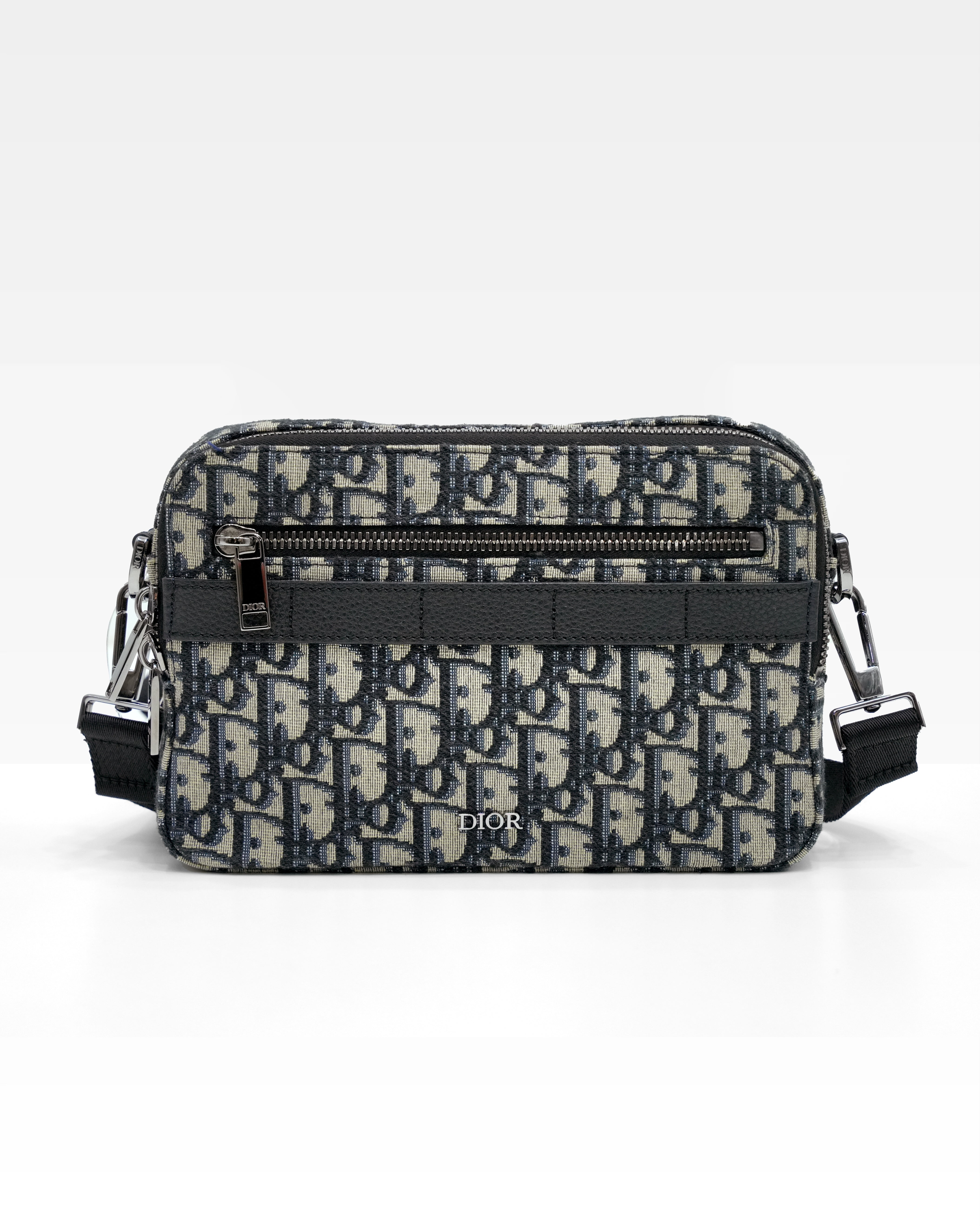 OBLIQUE SAFARI SHOULDER BAG NAVY BLUE