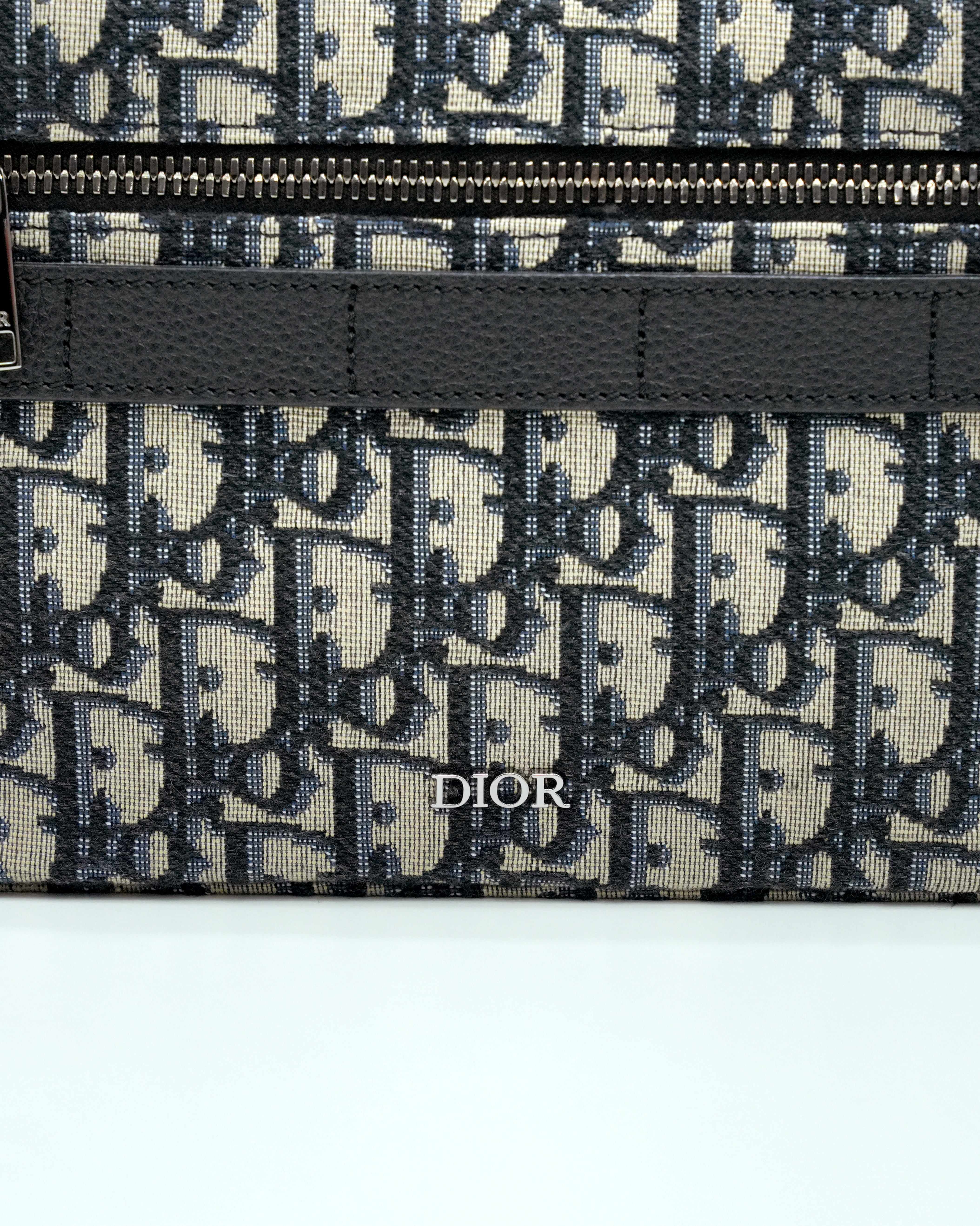 OBLIQUE SAFARI SHOULDER BAG NAVY BLUE