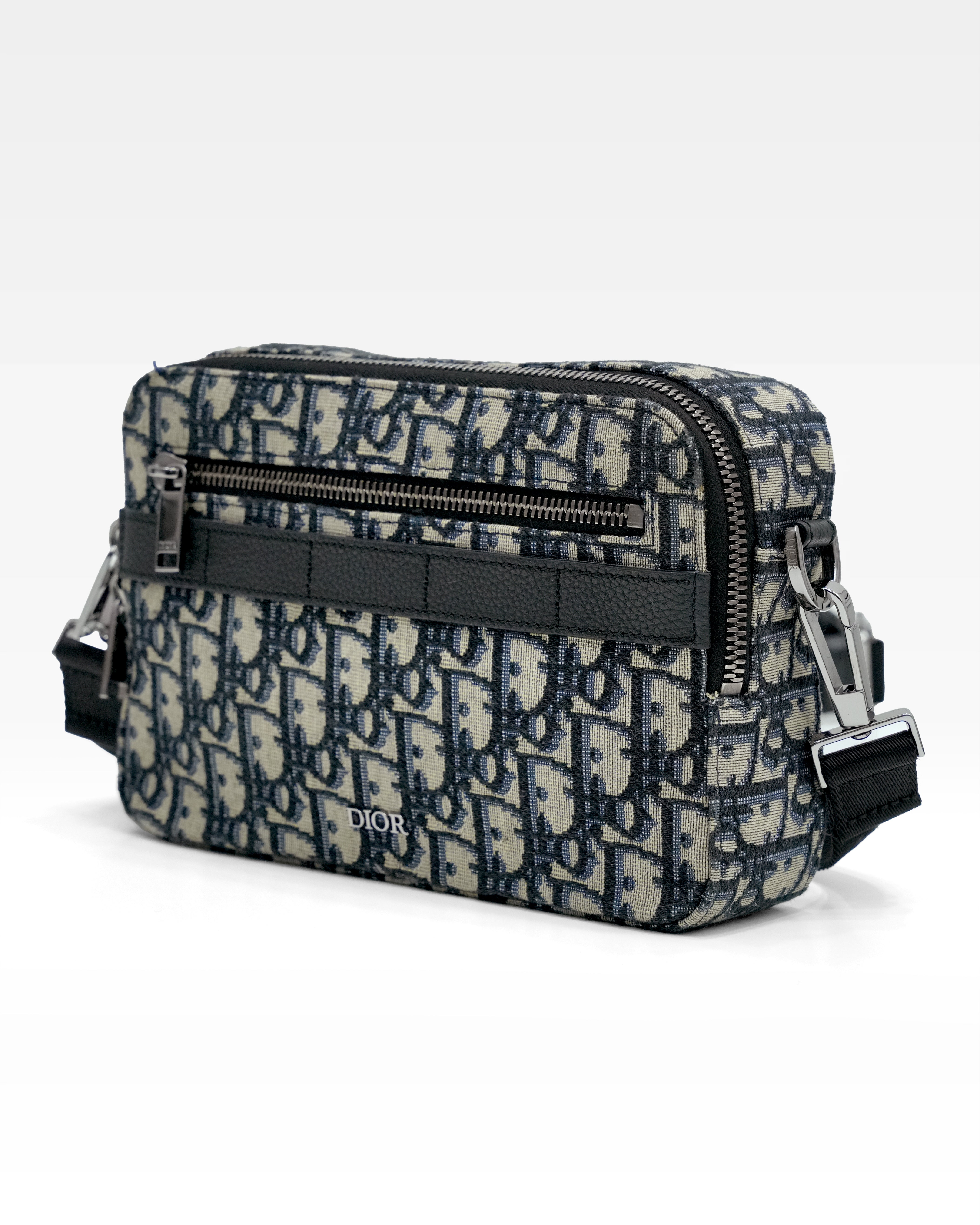 OBLIQUE SAFARI SHOULDER BAG NAVY BLUE