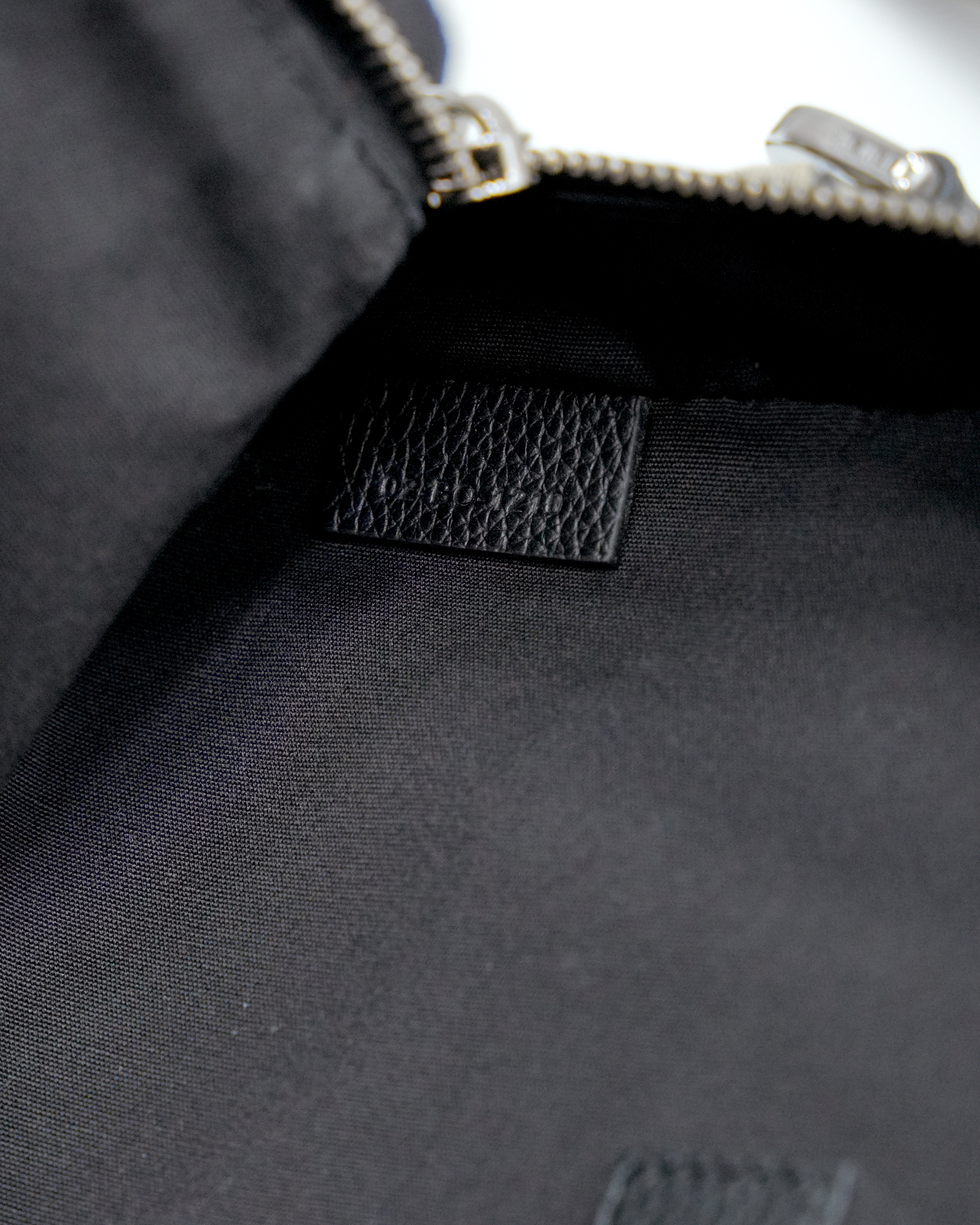 OBLIQUE SAFARI SHOULDER BAG NAVY BLUE