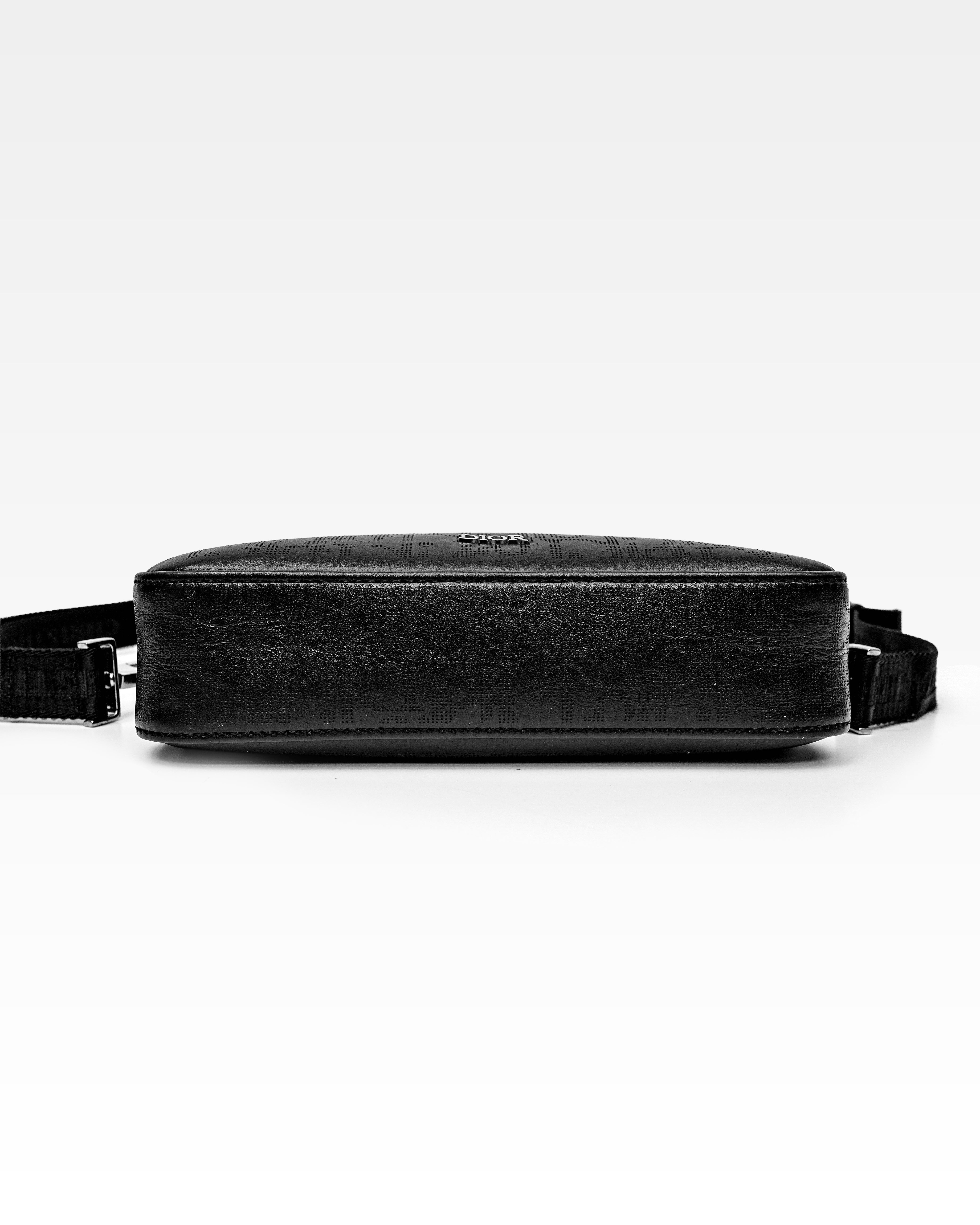 OBLIQUE SAFARI LEATHER SHOULDER BAG BLACK