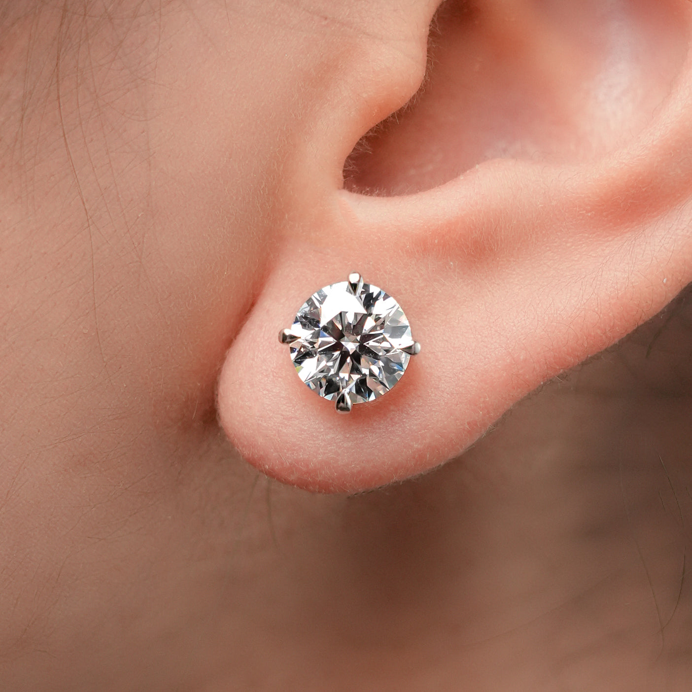 Round Stud Earring