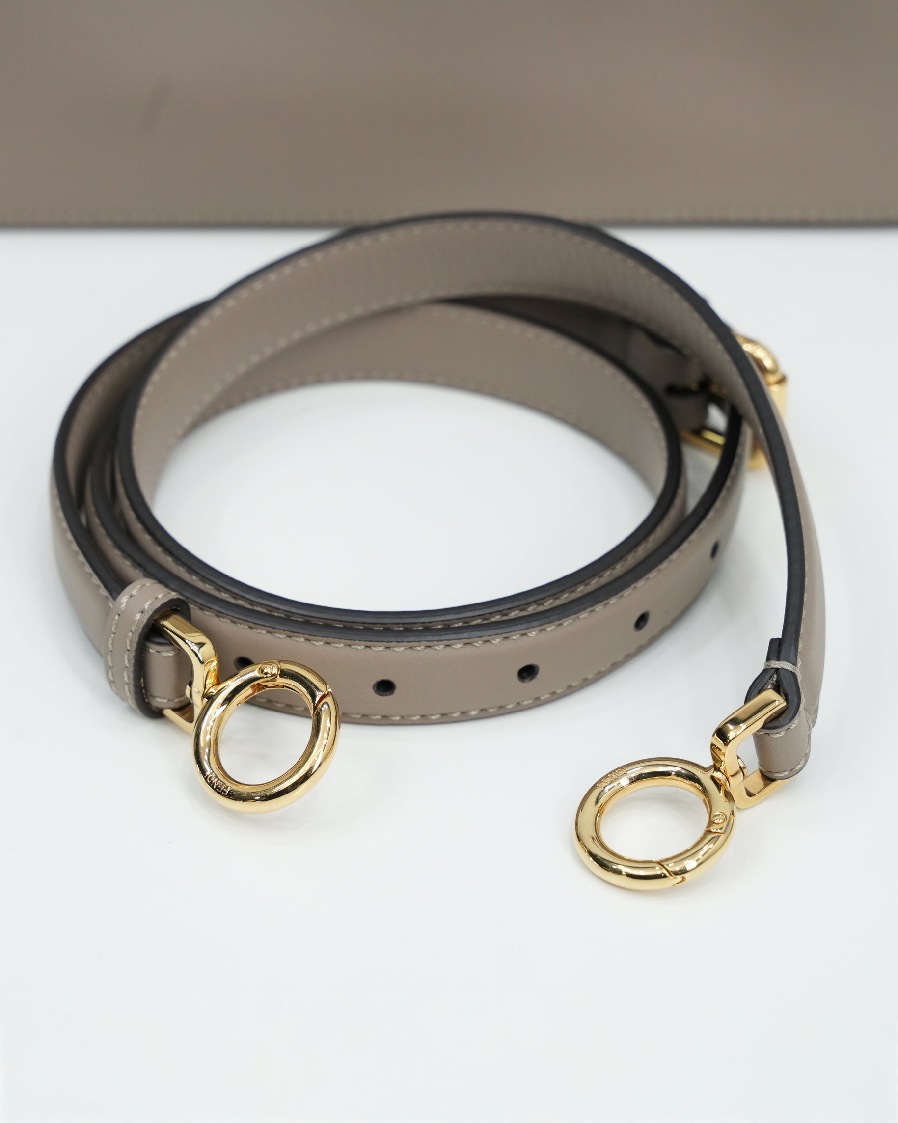 PEEKABOO ISEEU SMALL GREIGE