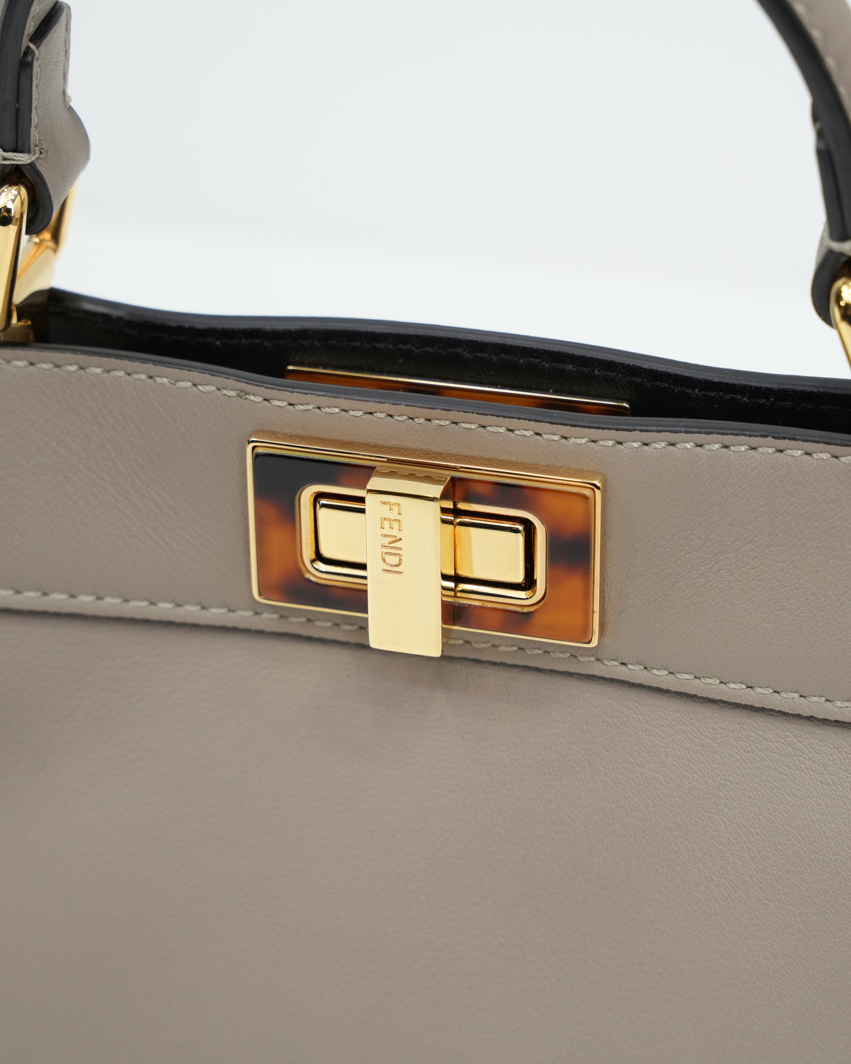 PEEKABOO ISEEU SMALL GREIGE