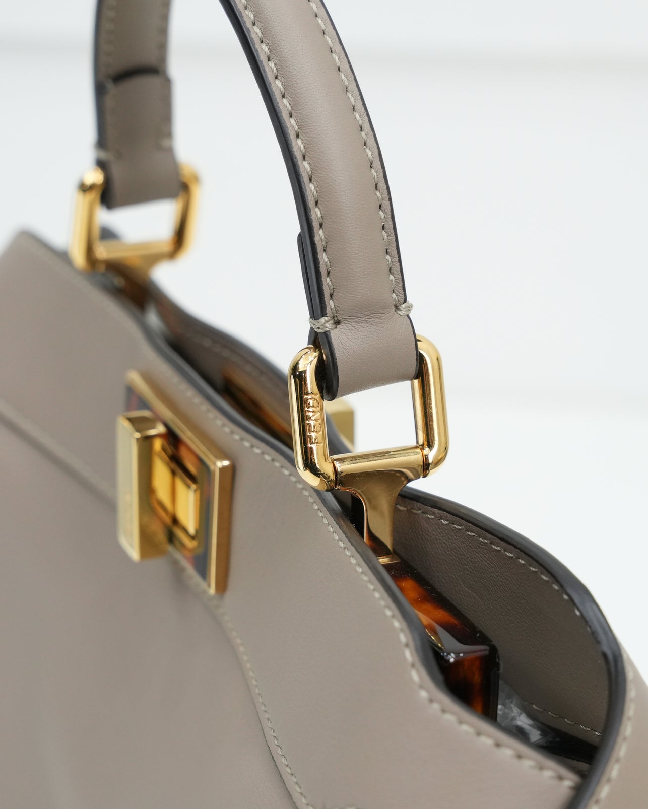 PEEKABOO ISEEU SMALL GREIGE