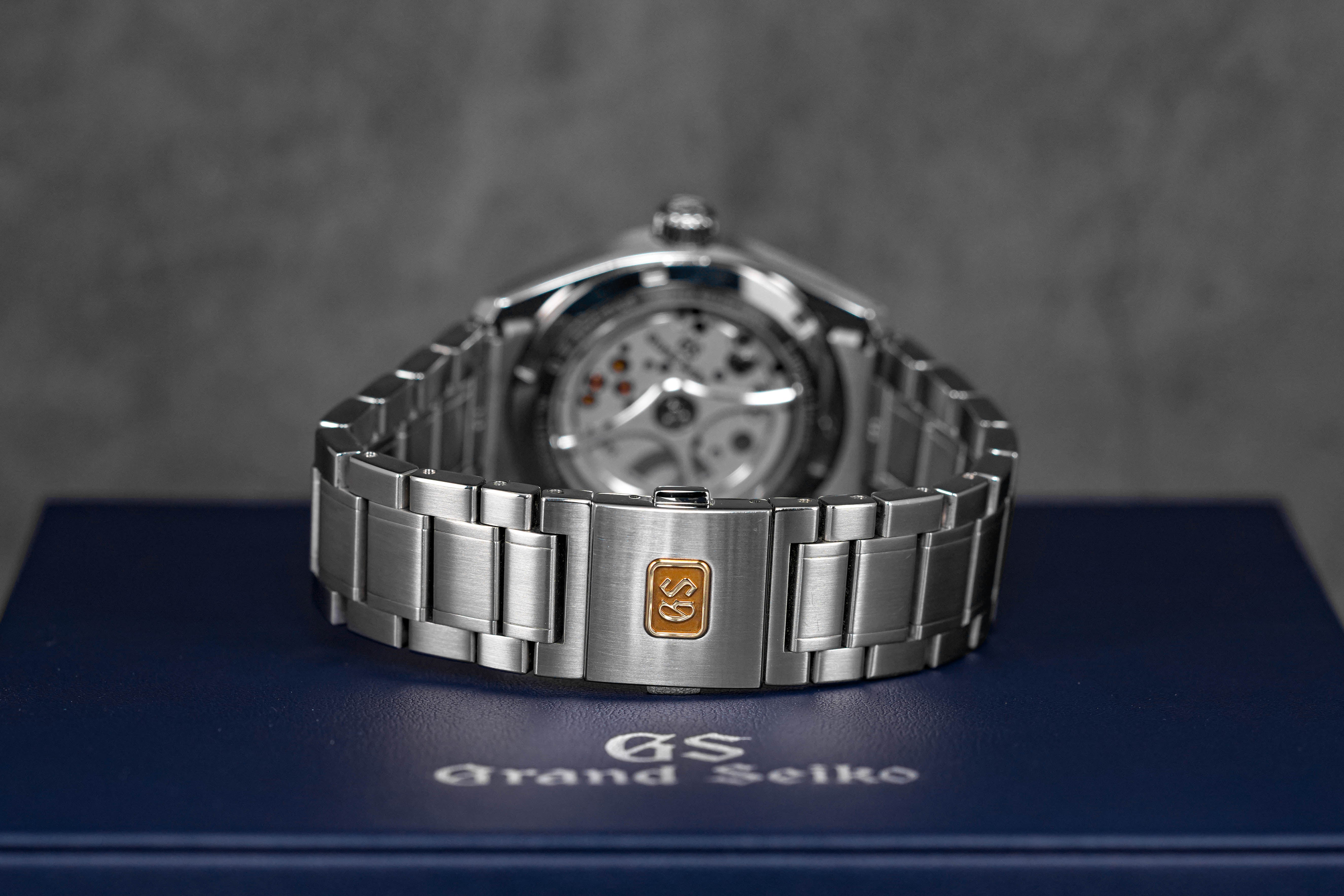 SPRING DRIVE 5 DAYS 'MINAMO OF LAKE SUWA' 140TH ANNIVERSARY LIMITED EDITION (2022)