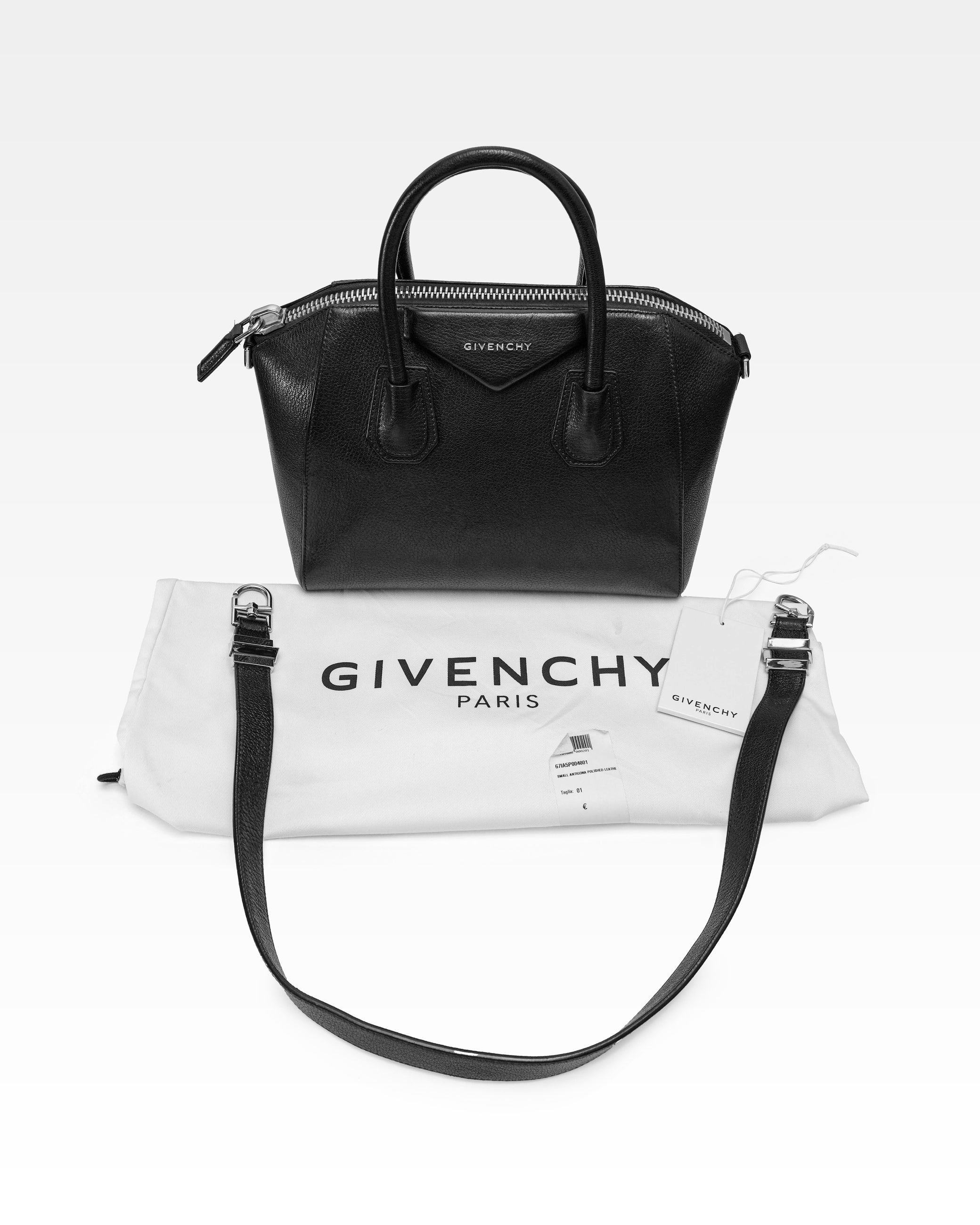 BLACK LEATHER MEDIUM ANTIGONA SATCHEL SIZE MEDIUM