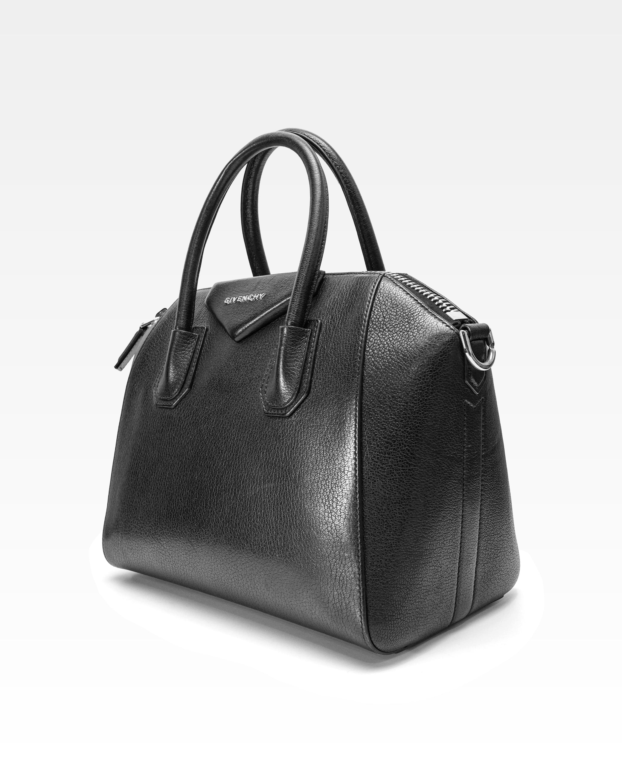 BLACK LEATHER MEDIUM ANTIGONA SATCHEL SIZE MEDIUM