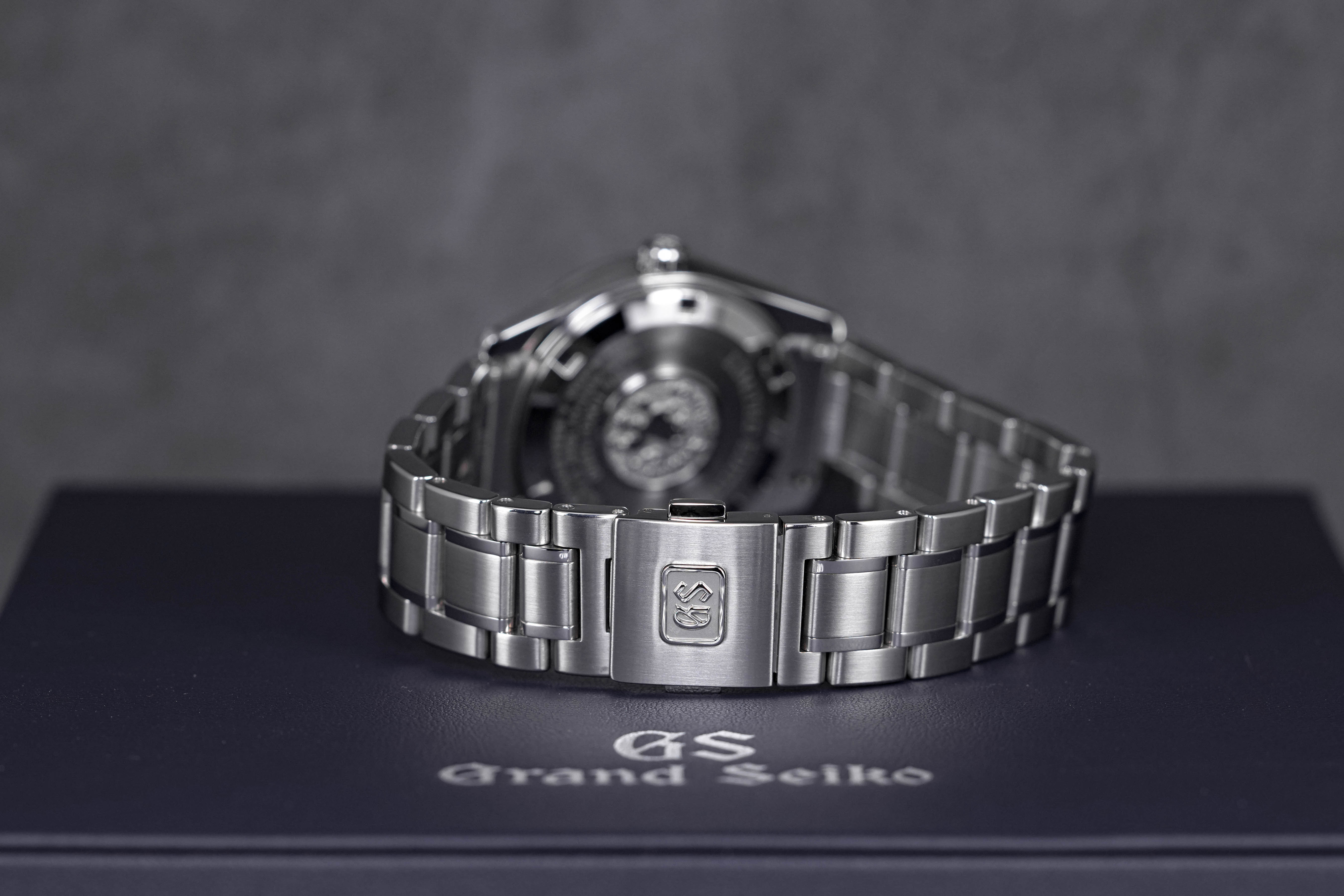 HERITAGE COLLECTION 'SAKURA-KAKUSHI' 55TH ANNIVERSARY OF 44GS PINK DIAL LIMITED EDITION (2022)