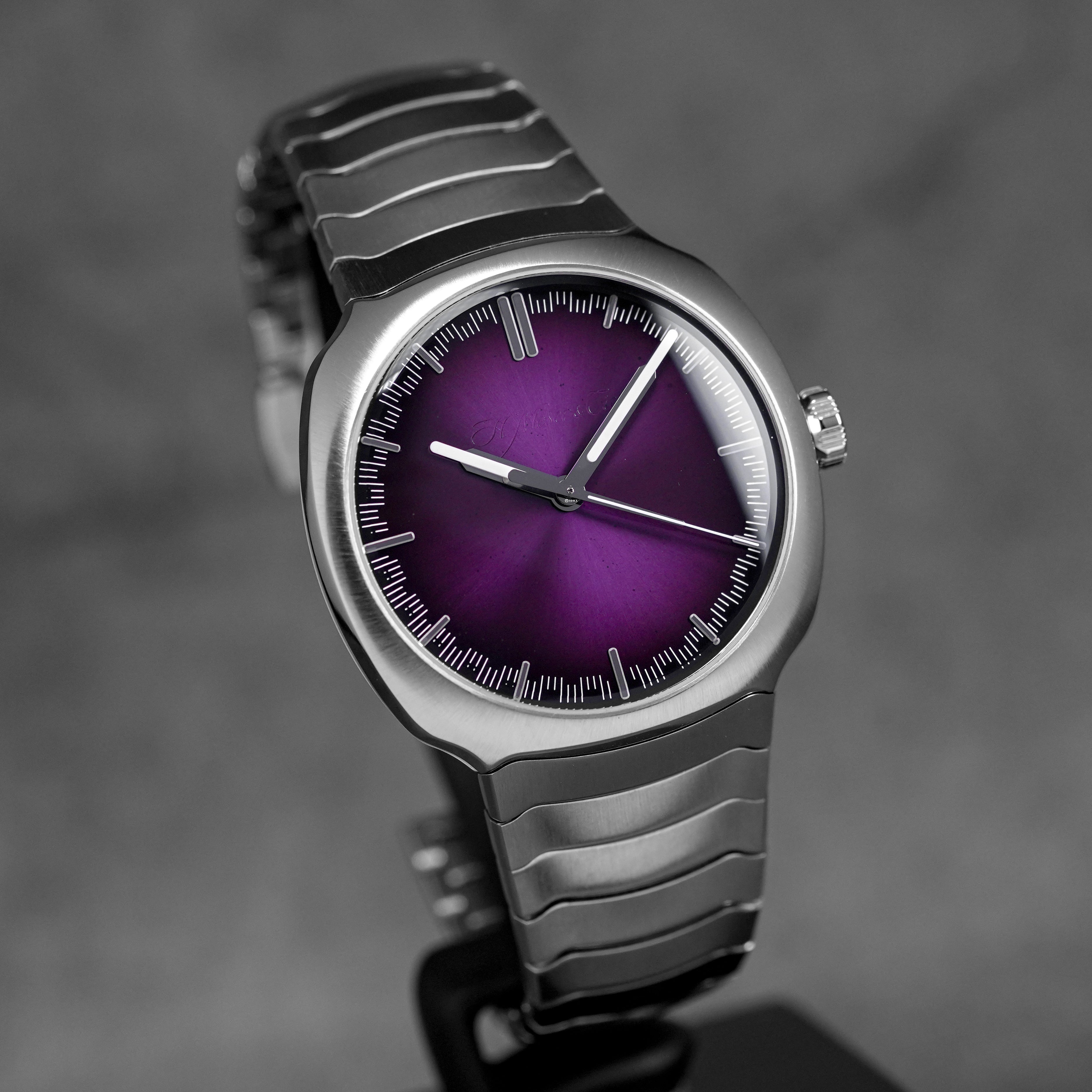 Harga H Moser Cie Streamliner Purple
