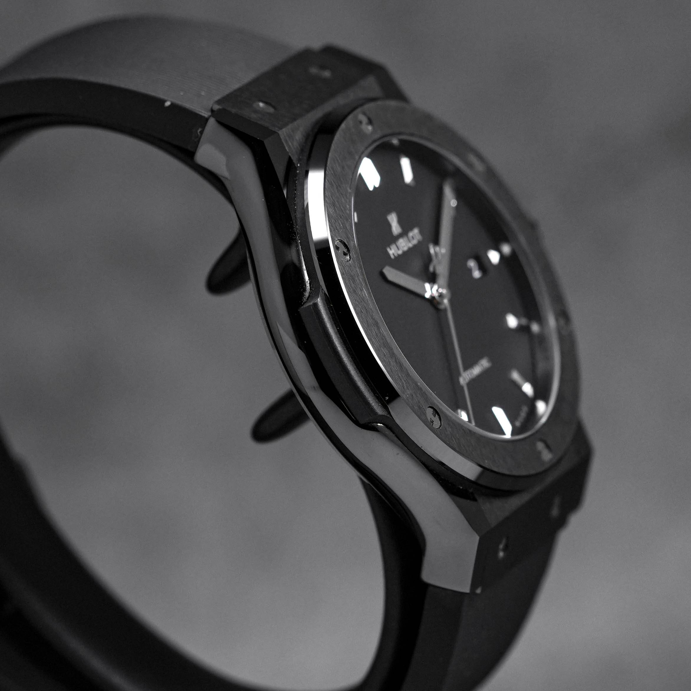 CLASSIC FUSION 42MM CERAMIC BLACK MAGIC (2022)