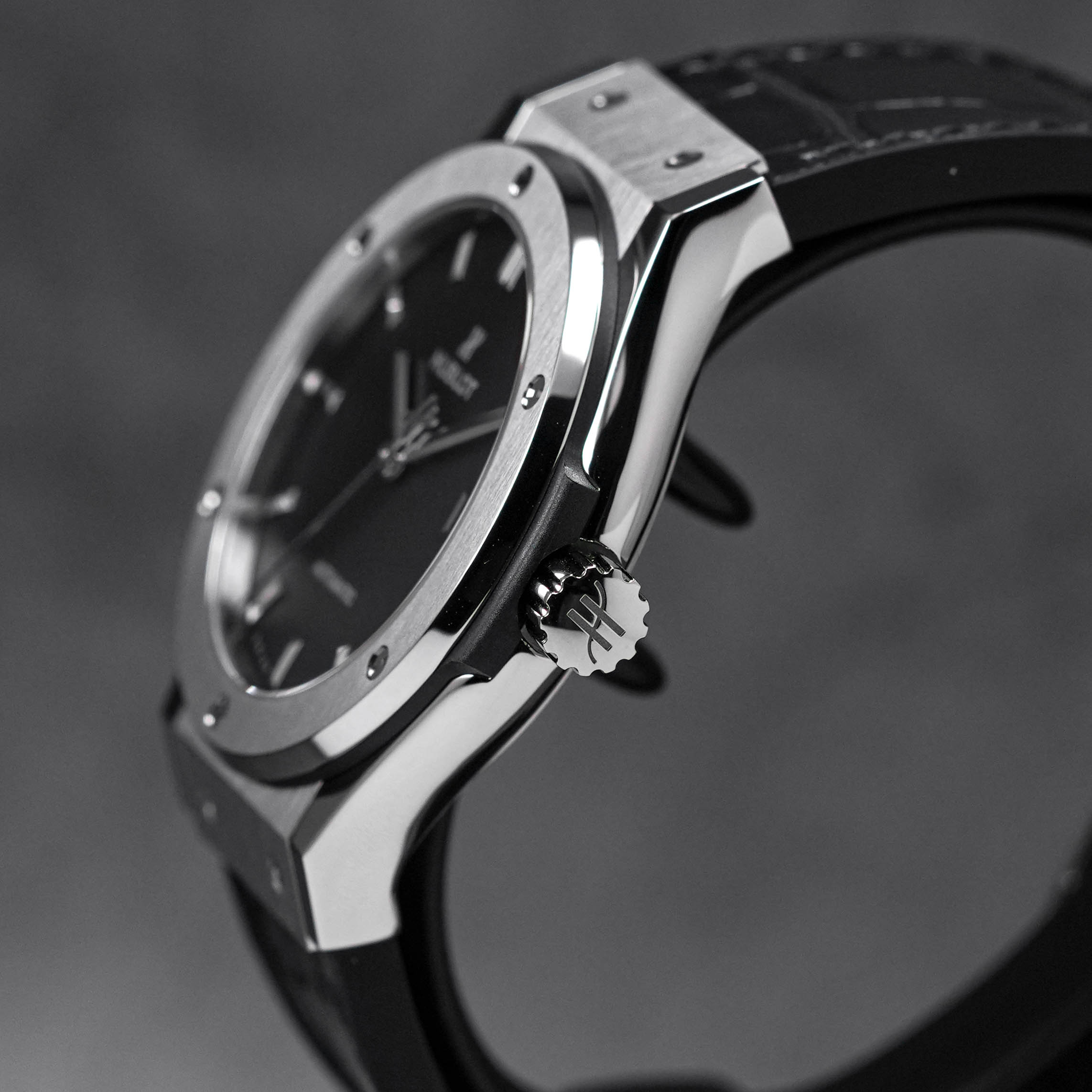 CLASSIC FUSION 42MM TITANIUM BLACK DIAL (2023)