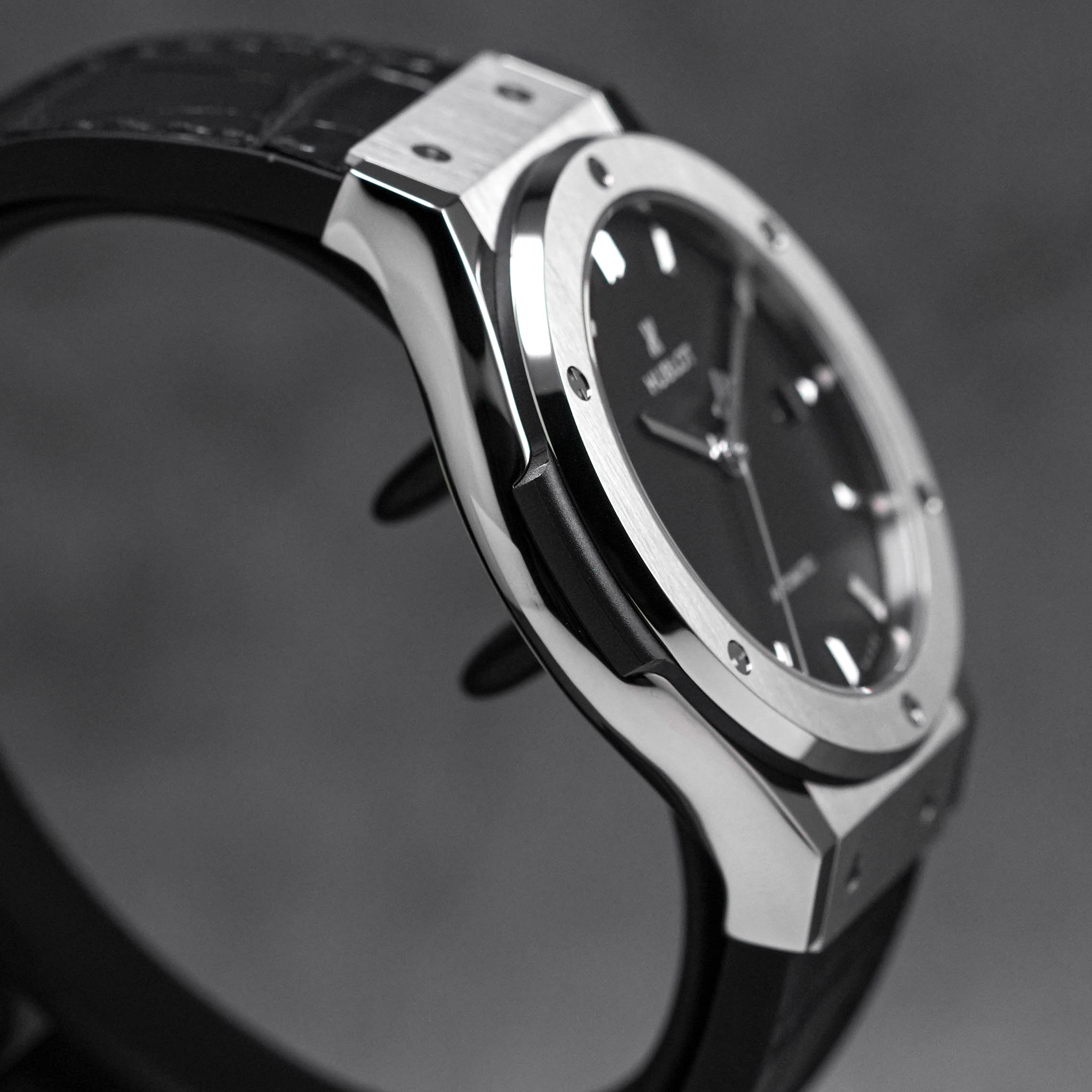 CLASSIC FUSION 42MM TITANIUM BLACK DIAL (2023)