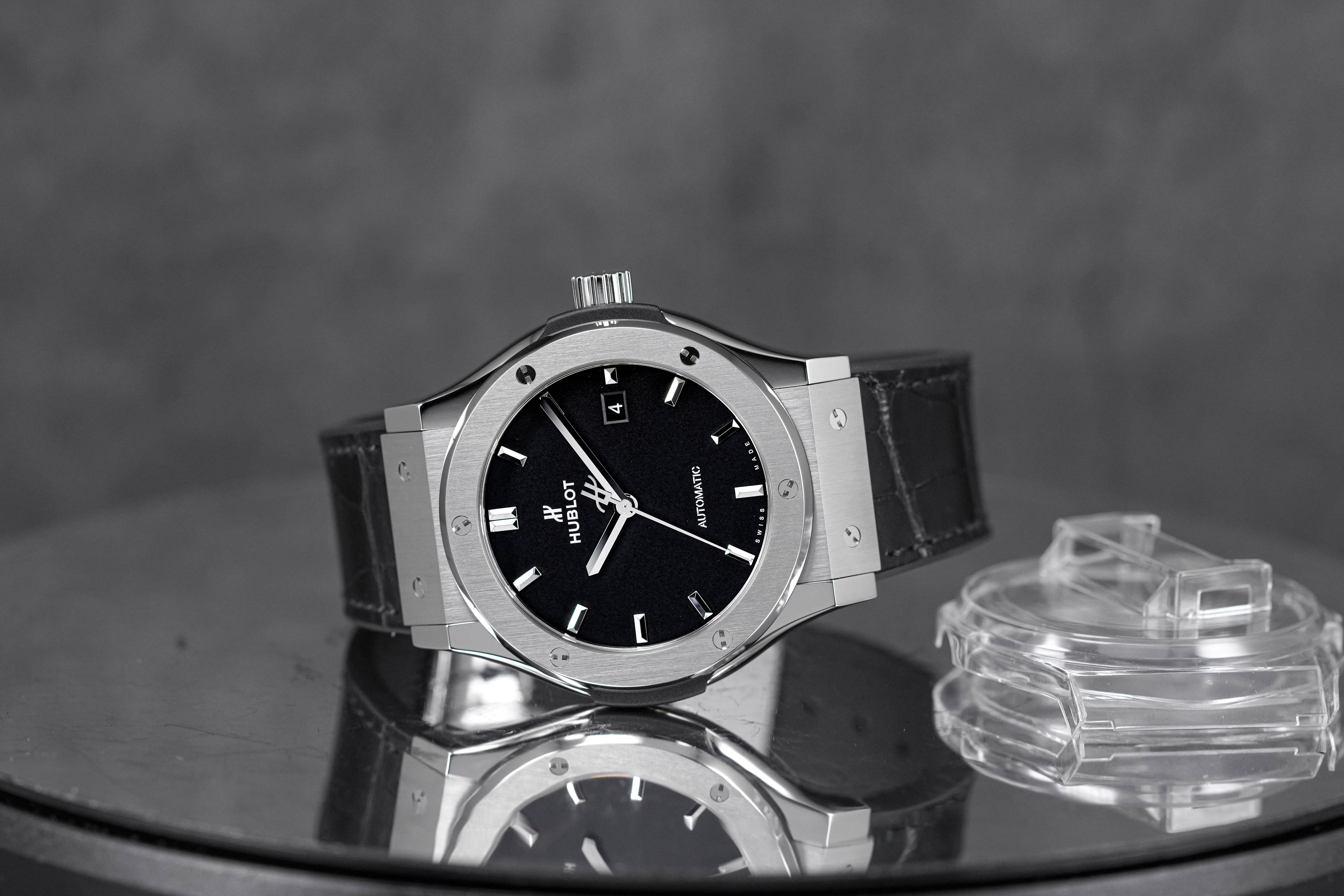 CLASSIC FUSION 42MM TITANIUM BLACK DIAL (2023)