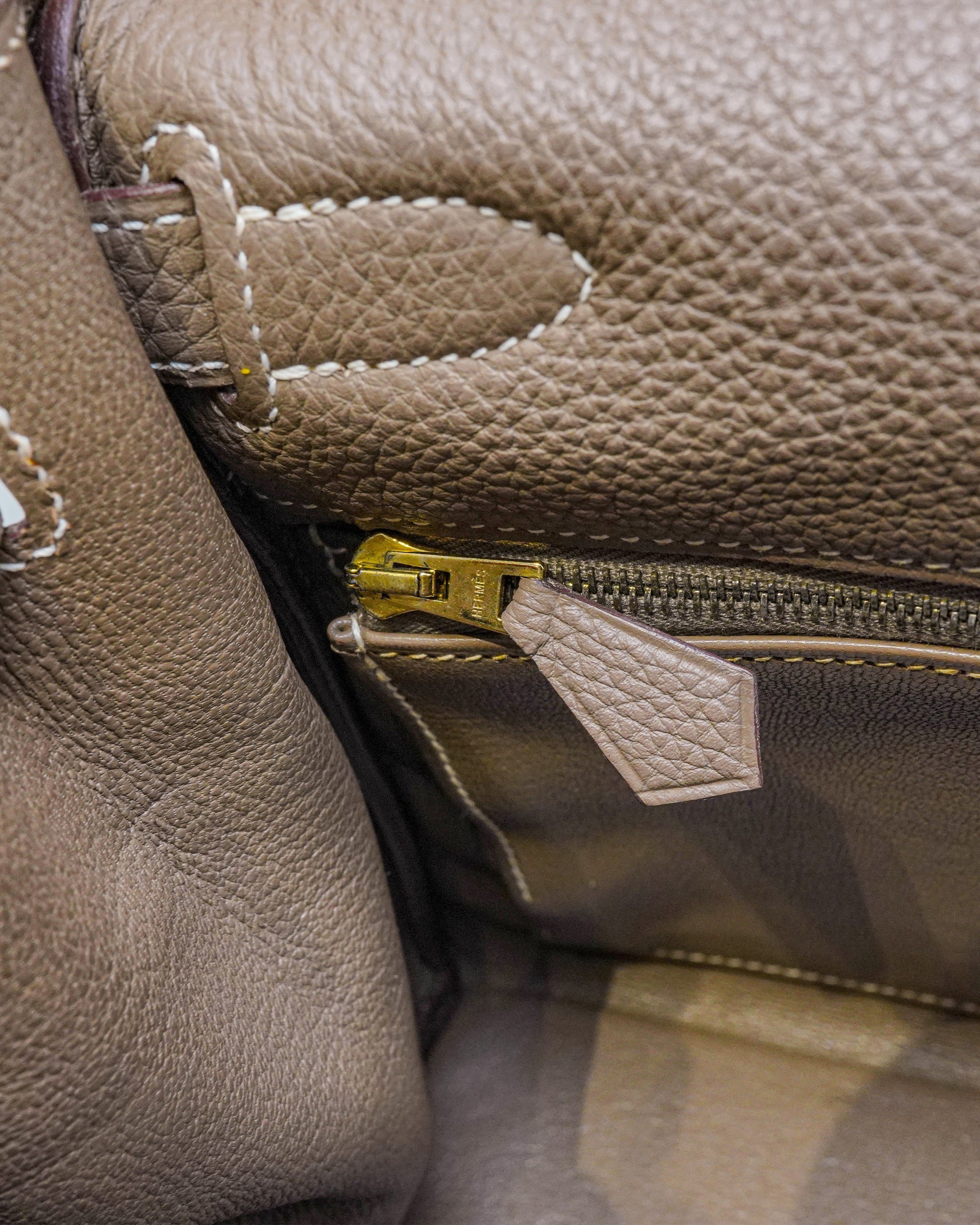 KELLY 28 ETOUPE WITH GOLD HARDWARE STAMP T