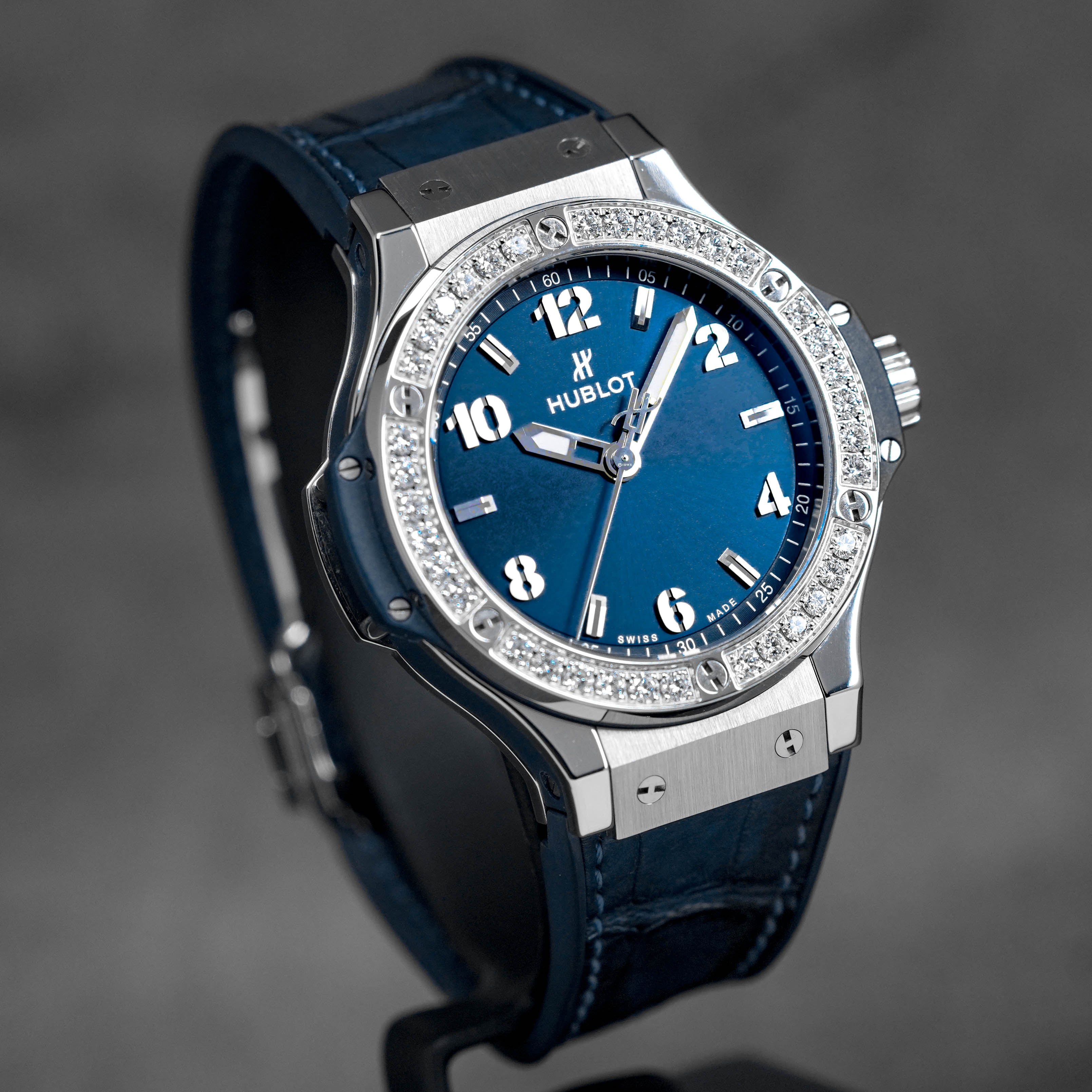 Harga Hublot Big Bang Blue Diamonds