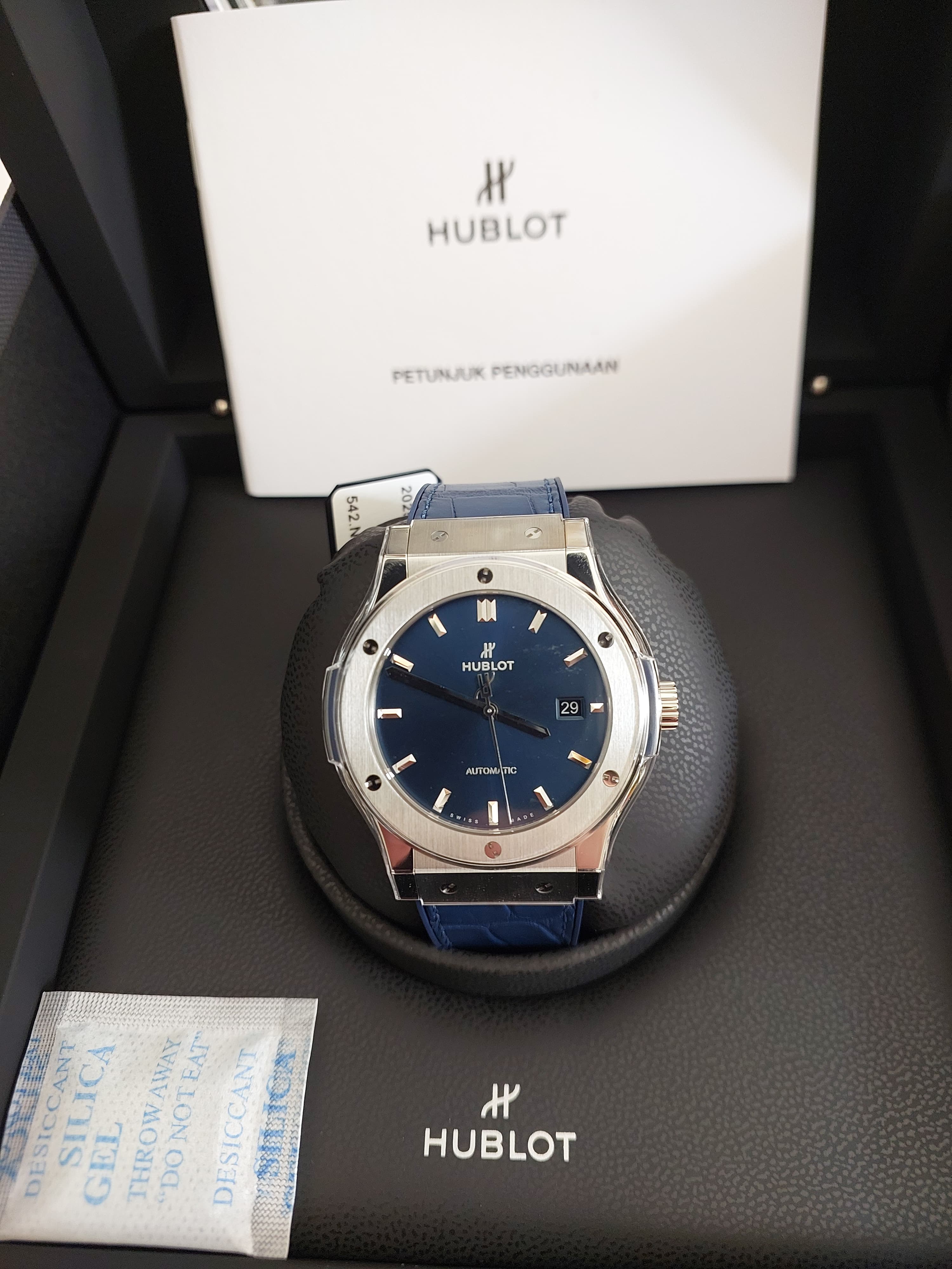 CLASSIC FUSION 42MM BLUE TITANIUM (2024)