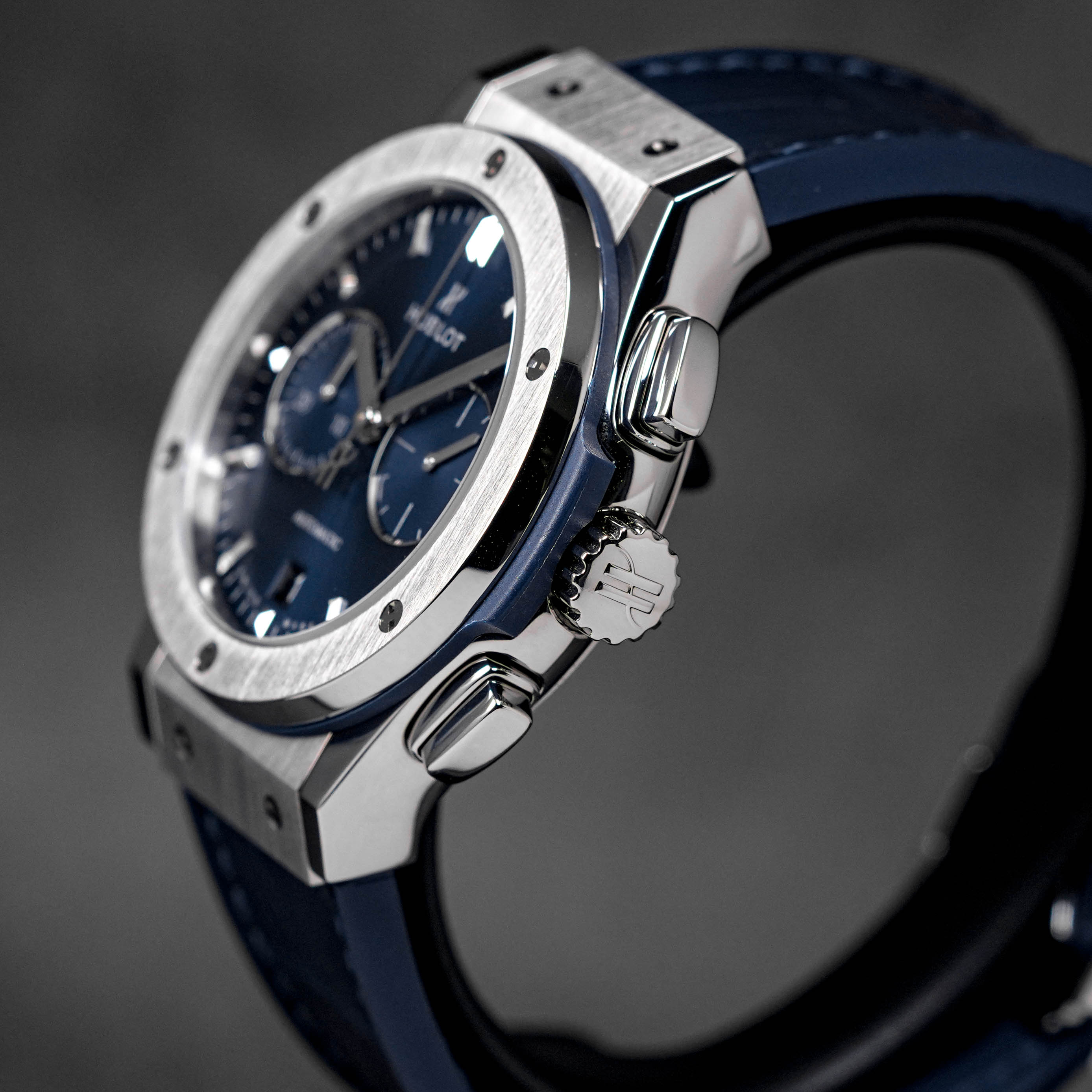 CLASSIC FUSION CHRONOGRAPH 42MM TITANIUM BLUE (2023)