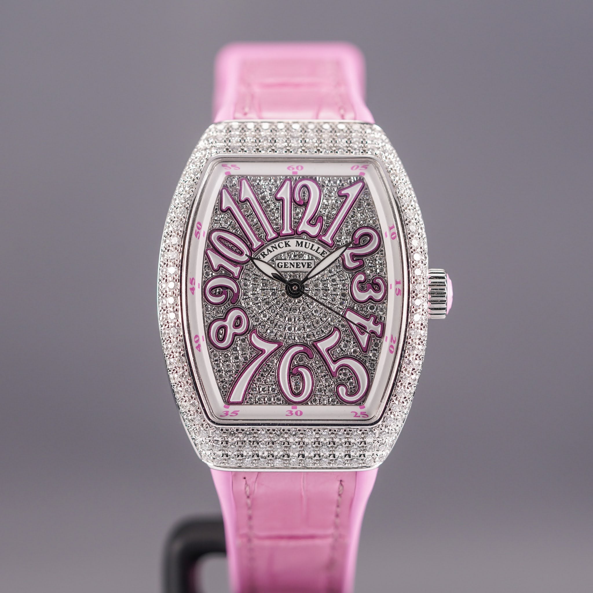 V32 PINK DIAMOND DIAL (2025)