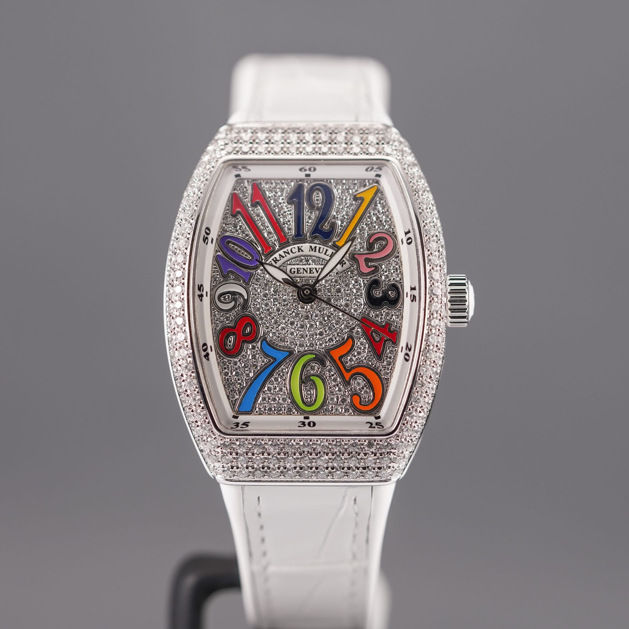 V32 WHITE DIAMOND DIAL COLOR OF DREAM (2025)